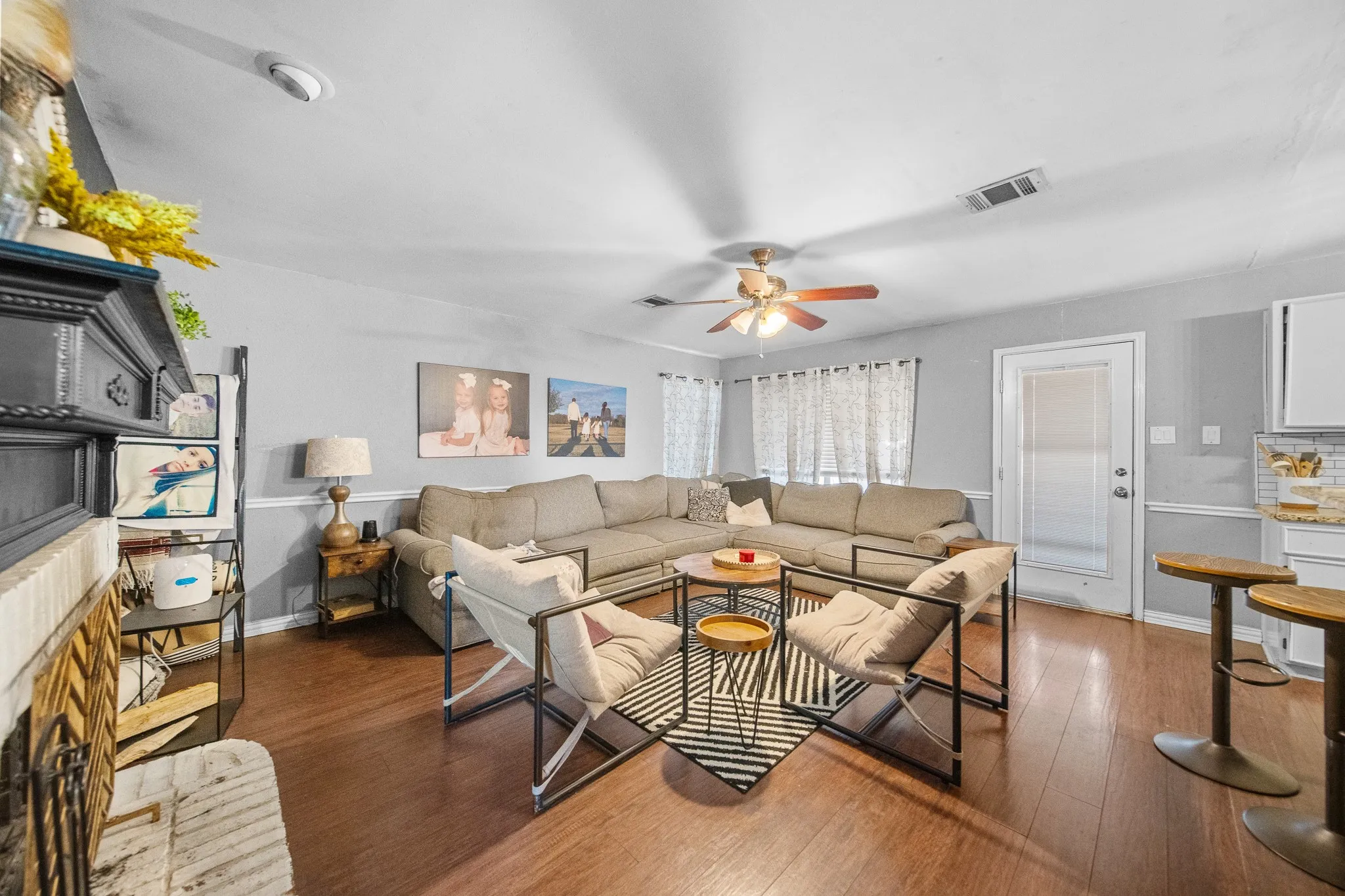 Single Family Residence For Sale in Dallas County , 7713 Harbor Drive, Rowlett, Texas 75088, 3 Bedrooms, 3 Bathrooms, 2 Garage spaces, 2,129 Sqft, built in 1995, Price $359,000, mls#21259425, Real Estate Agent in Rowlett, Homes For Sale in Dallas county, Homes For Sale in Rowlett, Realtor in Rowlett Texas, Real Estate Brokerage Independent Realty Texas, Luminita Cordes Realtor