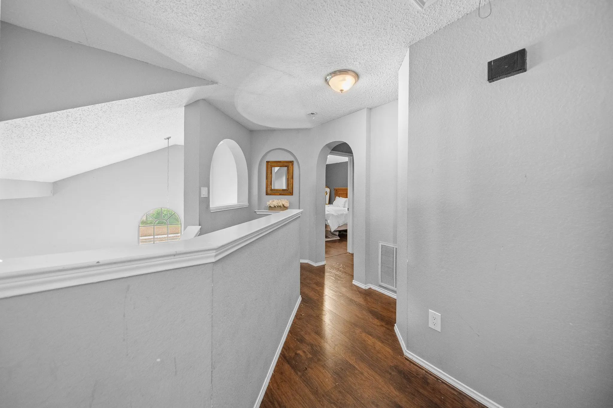 Single Family Residence For Sale in Dallas County , 7713 Harbor Drive, Rowlett, Texas 75088, 3 Bedrooms, 3 Bathrooms, 2 Garage spaces, 2,129 Sqft, built in 1995, Price $359,000, mls#21259425, Real Estate Agent in Rowlett, Homes For Sale in Dallas county, Homes For Sale in Rowlett, Realtor in Rowlett Texas, Real Estate Brokerage Independent Realty Texas, Luminita Cordes Realtor