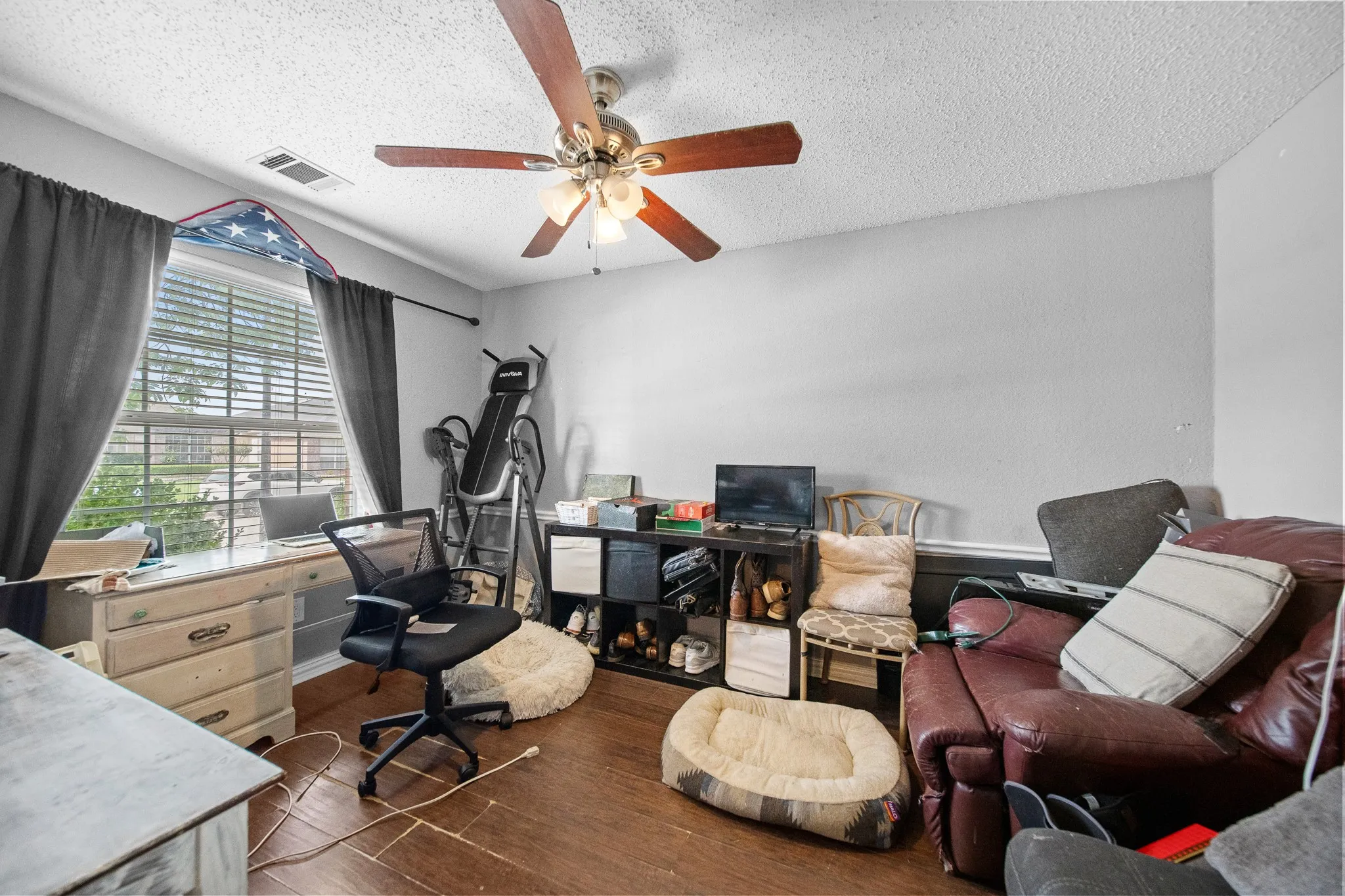 Single Family Residence For Sale in Dallas County , 7713 Harbor Drive, Rowlett, Texas 75088, 3 Bedrooms, 3 Bathrooms, 2 Garage spaces, 2,129 Sqft, built in 1995, Price $359,000, mls#21259425, Real Estate Agent in Rowlett, Homes For Sale in Dallas county, Homes For Sale in Rowlett, Realtor in Rowlett Texas, Real Estate Brokerage Independent Realty Texas, Luminita Cordes Realtor