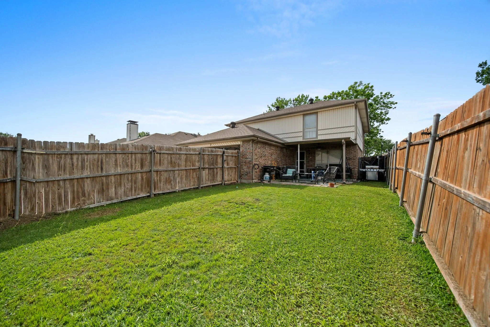 Single Family Residence For Sale in Dallas County , 7713 Harbor Drive, Rowlett, Texas 75088, 3 Bedrooms, 3 Bathrooms, 2 Garage spaces, 2,129 Sqft, built in 1995, Price $359,000, mls#21259425, Real Estate Agent in Rowlett, Homes For Sale in Dallas county, Homes For Sale in Rowlett, Realtor in Rowlett Texas, Real Estate Brokerage Independent Realty Texas, Luminita Cordes Realtor