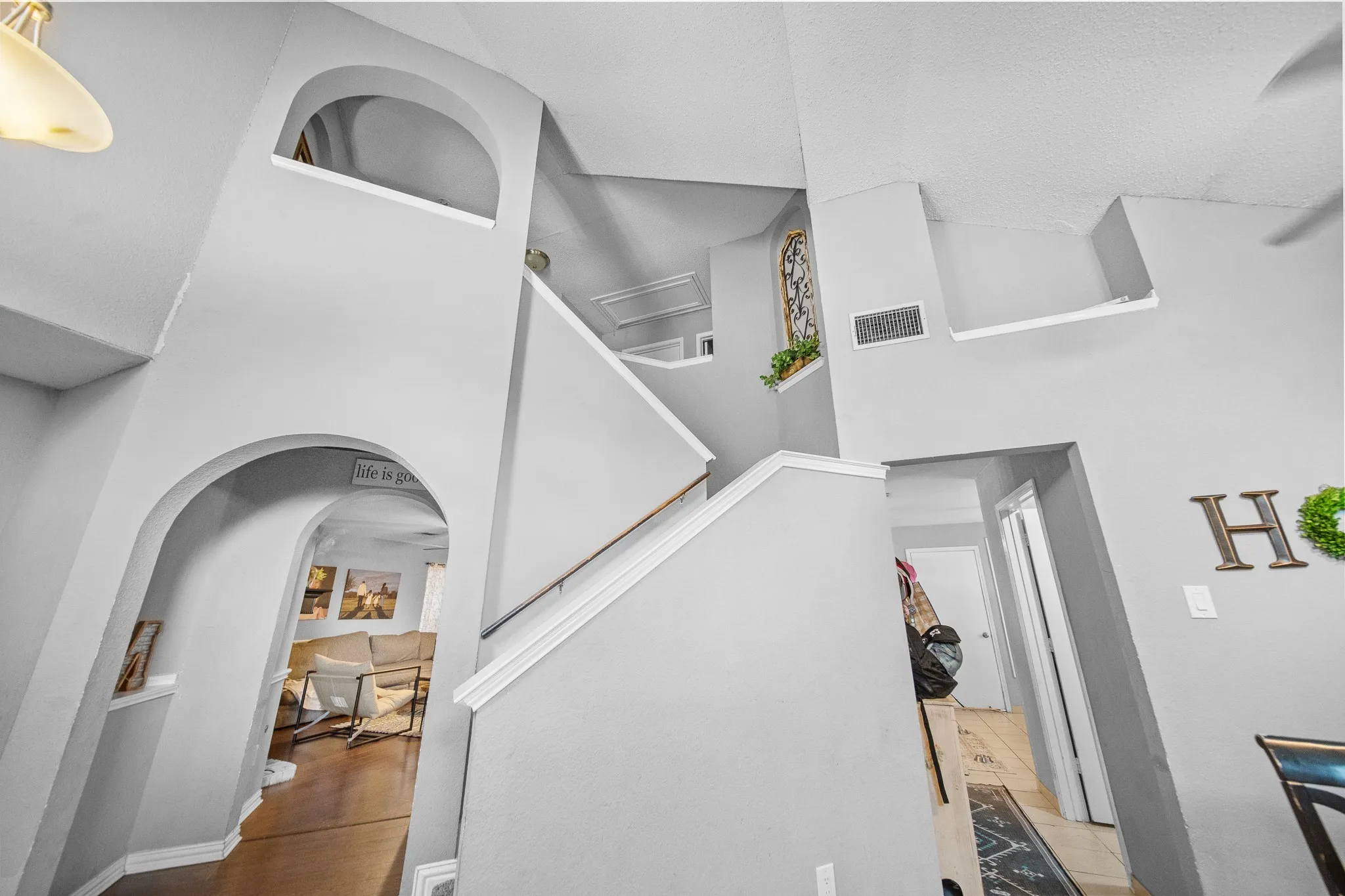 Single Family Residence For Sale in Dallas County , 7713 Harbor Drive, Rowlett, Texas 75088, 3 Bedrooms, 3 Bathrooms, 2 Garage spaces, 2,129 Sqft, built in 1995, Price $359,000, mls#21259425, Real Estate Agent in Rowlett, Homes For Sale in Dallas county, Homes For Sale in Rowlett, Realtor in Rowlett Texas, Real Estate Brokerage Independent Realty Texas, Luminita Cordes Realtor