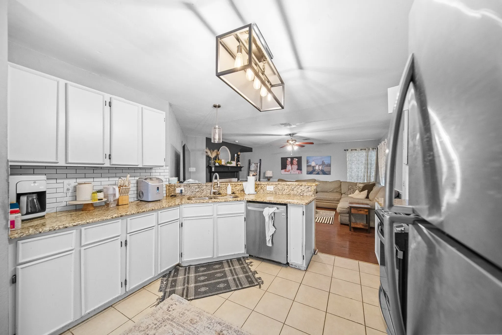 Single Family Residence For Sale in Dallas County , 7713 Harbor Drive, Rowlett, Texas 75088, 3 Bedrooms, 3 Bathrooms, 2 Garage spaces, 2,129 Sqft, built in 1995, Price $359,000, mls#21259425, Real Estate Agent in Rowlett, Homes For Sale in Dallas county, Homes For Sale in Rowlett, Realtor in Rowlett Texas, Real Estate Brokerage Independent Realty Texas, Luminita Cordes Realtor