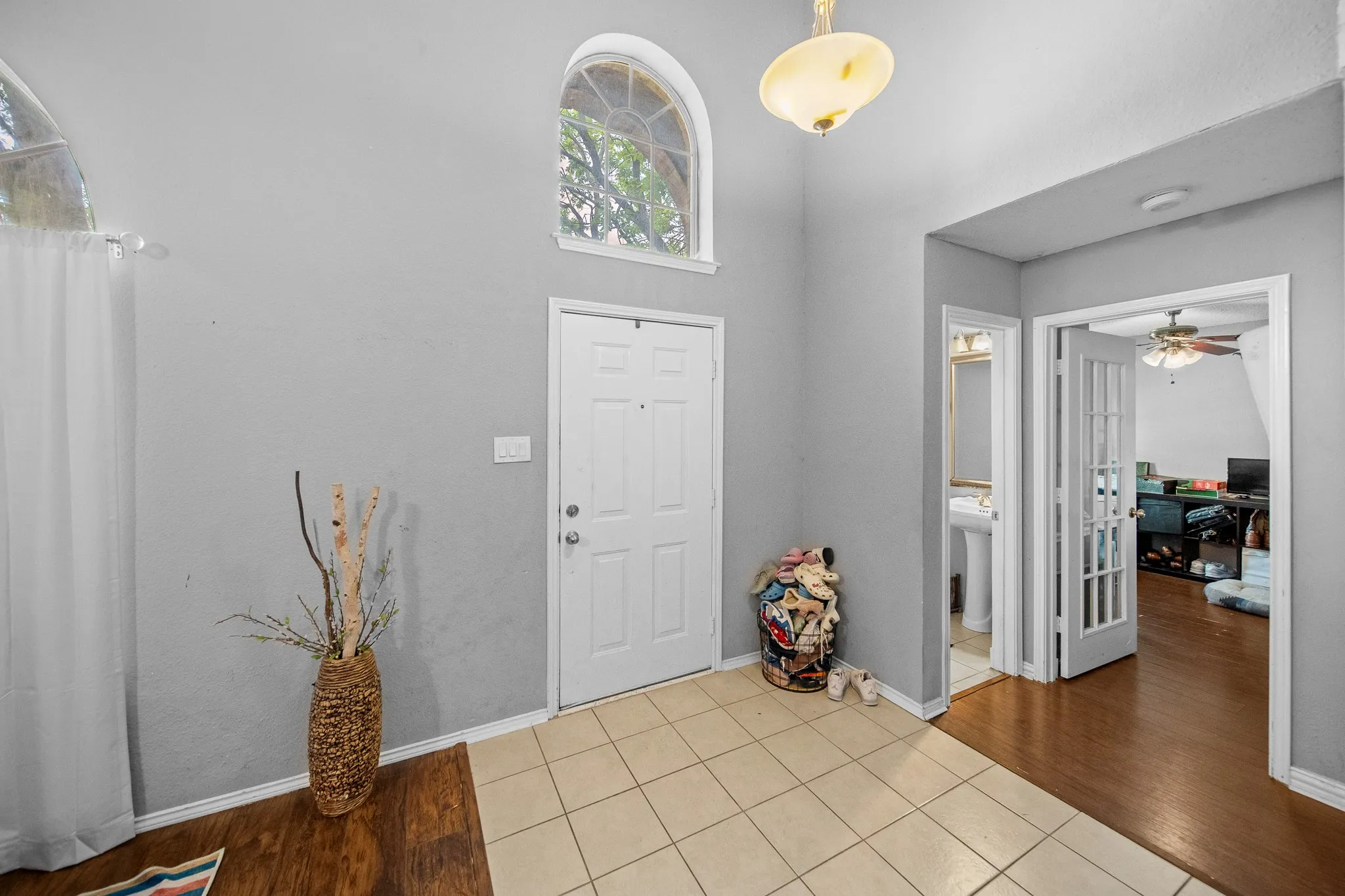 Single Family Residence For Sale in Dallas County , 7713 Harbor Drive, Rowlett, Texas 75088, 3 Bedrooms, 3 Bathrooms, 2 Garage spaces, 2,129 Sqft, built in 1995, Price $359,000, mls#21259425, Real Estate Agent in Rowlett, Homes For Sale in Dallas county, Homes For Sale in Rowlett, Realtor in Rowlett Texas, Real Estate Brokerage Independent Realty Texas, Luminita Cordes Realtor