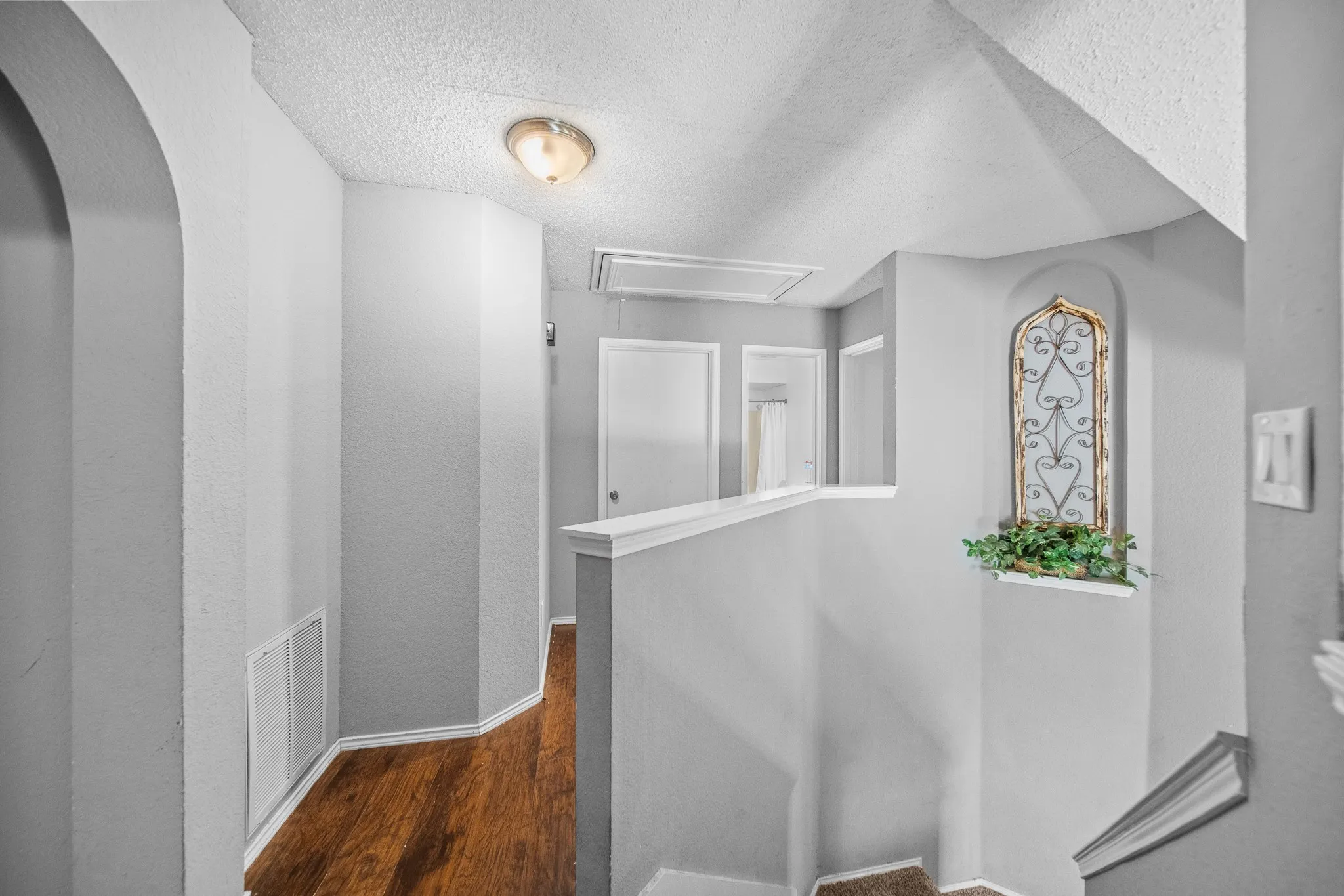 Single Family Residence For Sale in Dallas County , 7713 Harbor Drive, Rowlett, Texas 75088, 3 Bedrooms, 3 Bathrooms, 2 Garage spaces, 2,129 Sqft, built in 1995, Price $359,000, mls#21259425, Real Estate Agent in Rowlett, Homes For Sale in Dallas county, Homes For Sale in Rowlett, Realtor in Rowlett Texas, Real Estate Brokerage Independent Realty Texas, Luminita Cordes Realtor