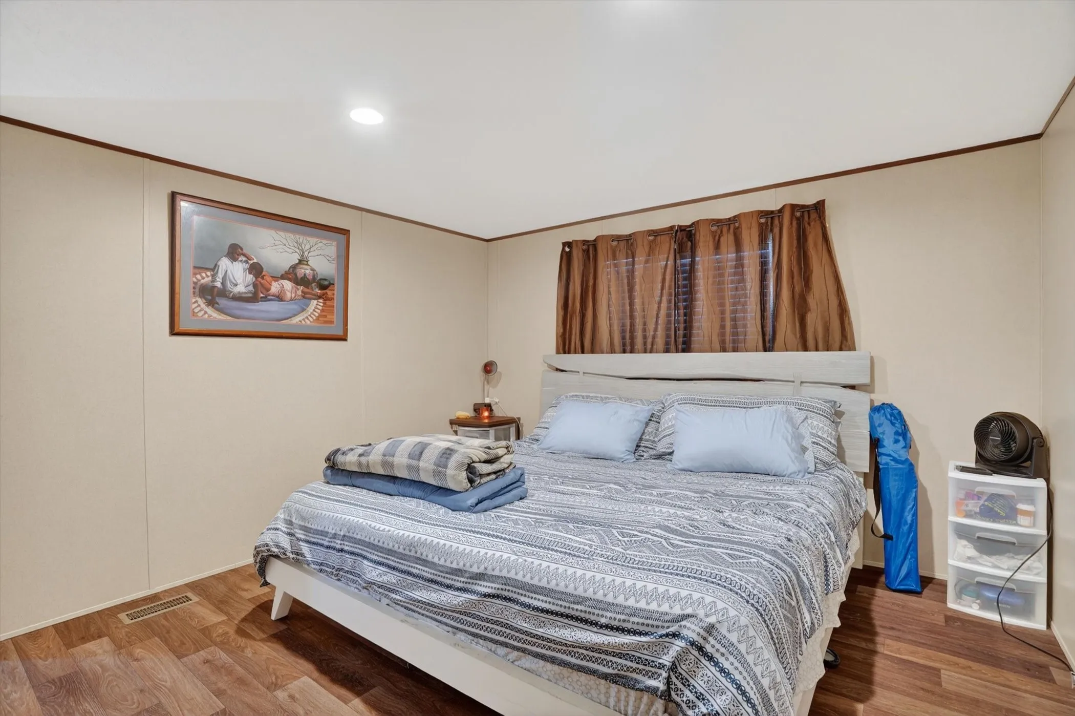 options for bedroom furniture layout