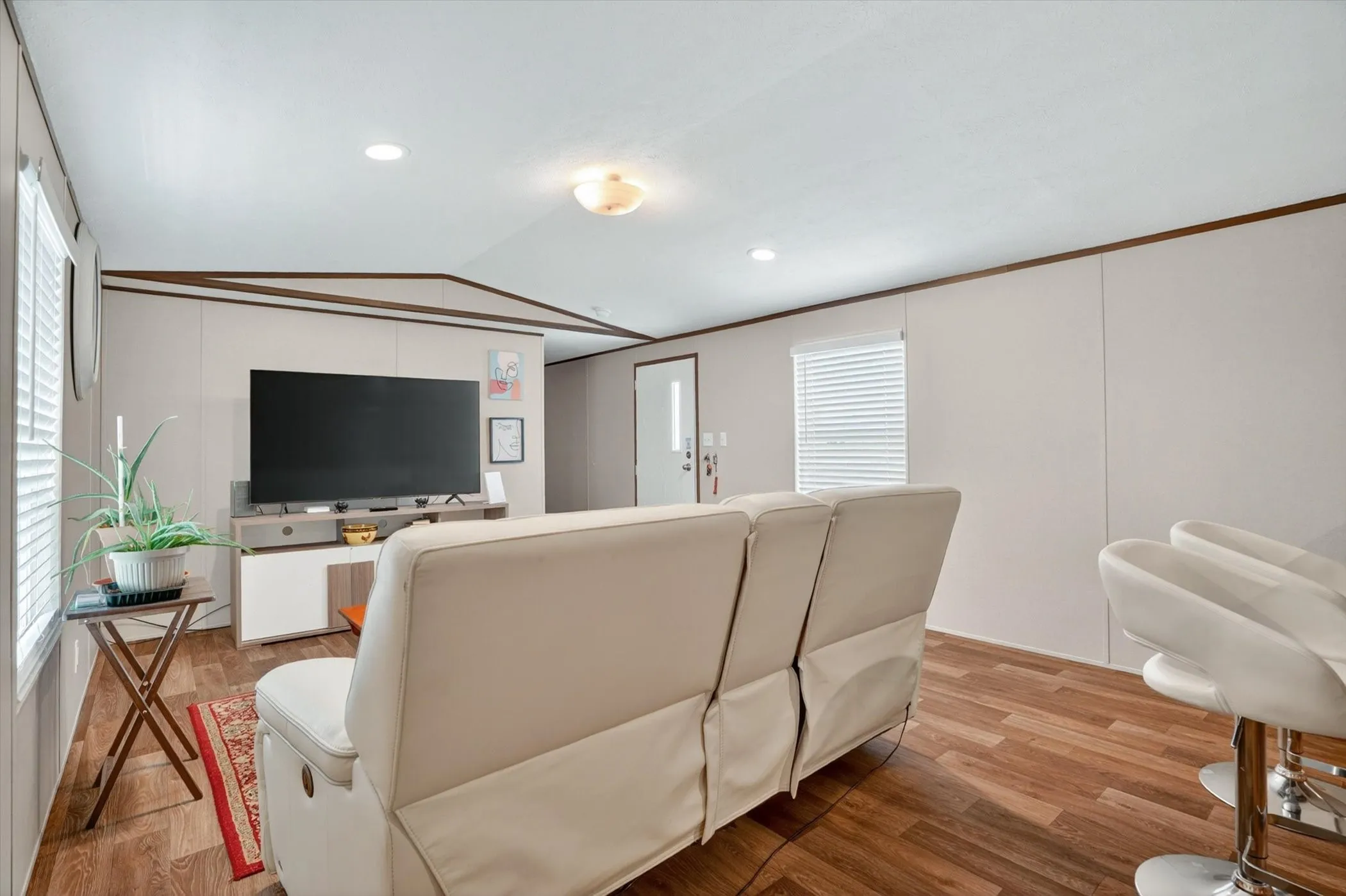 ample sunlight in living area