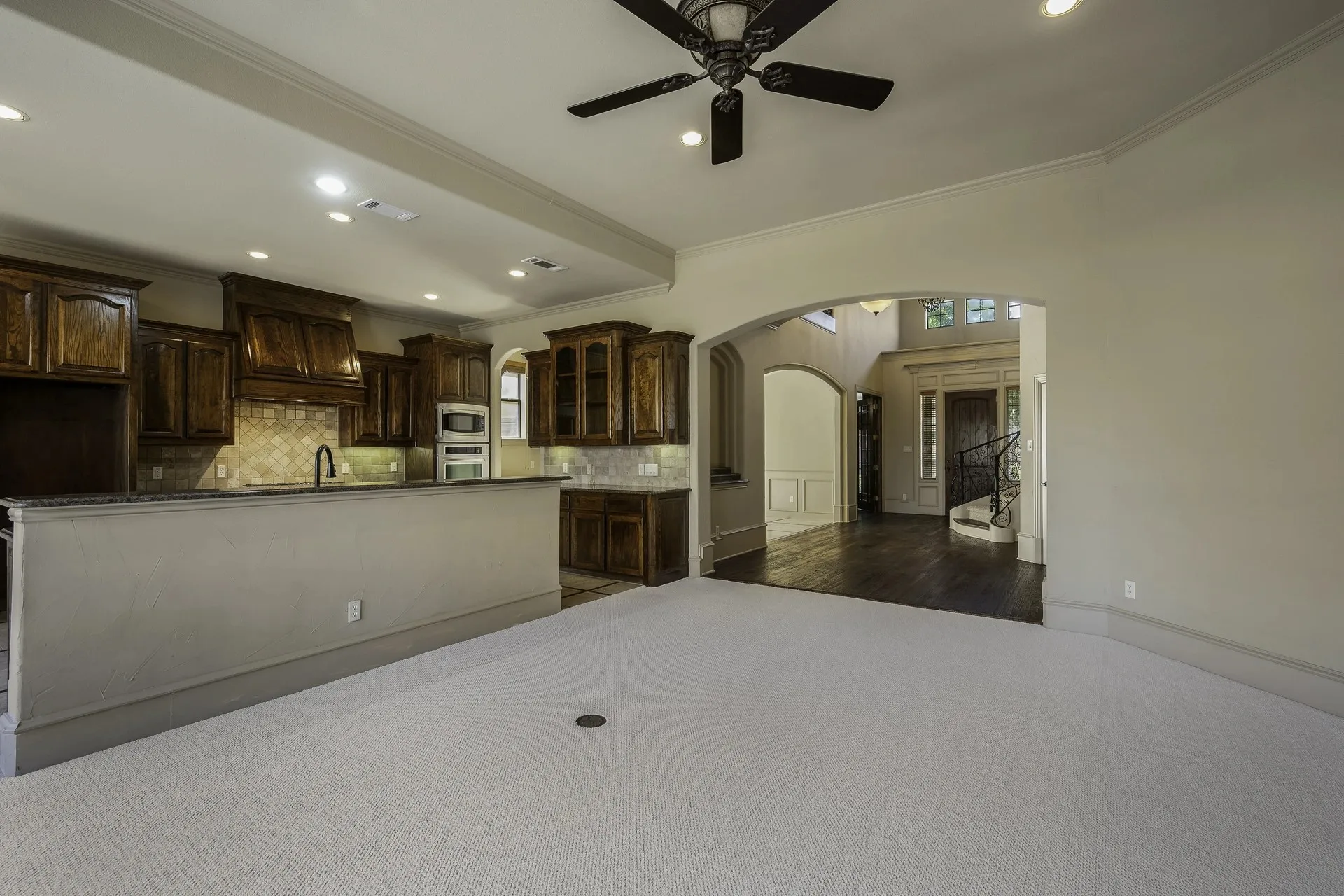 Single Family Residence For Sale in Denton County , 6916 cannon falls Drive, Plano, Texas 75024, 3 Bedrooms, 4 Bathrooms, 2 Garage spaces, 4,349 Sqft, built in 2006, Price $867,000, mls#21265189, Real Estate Agent in Plano, Homes For Sale in Denton county, Homes For Sale in Plano, Realtor in Plano Texas, Real Estate Brokerage Independent Realty Texas, Luminita Cordes Realtor