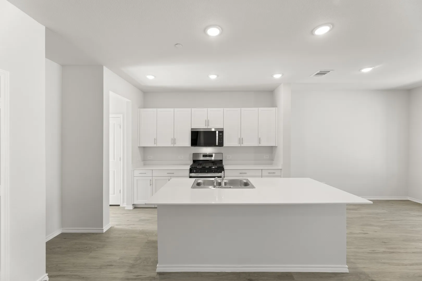 08. 5232 Roll Cast - Kitchen