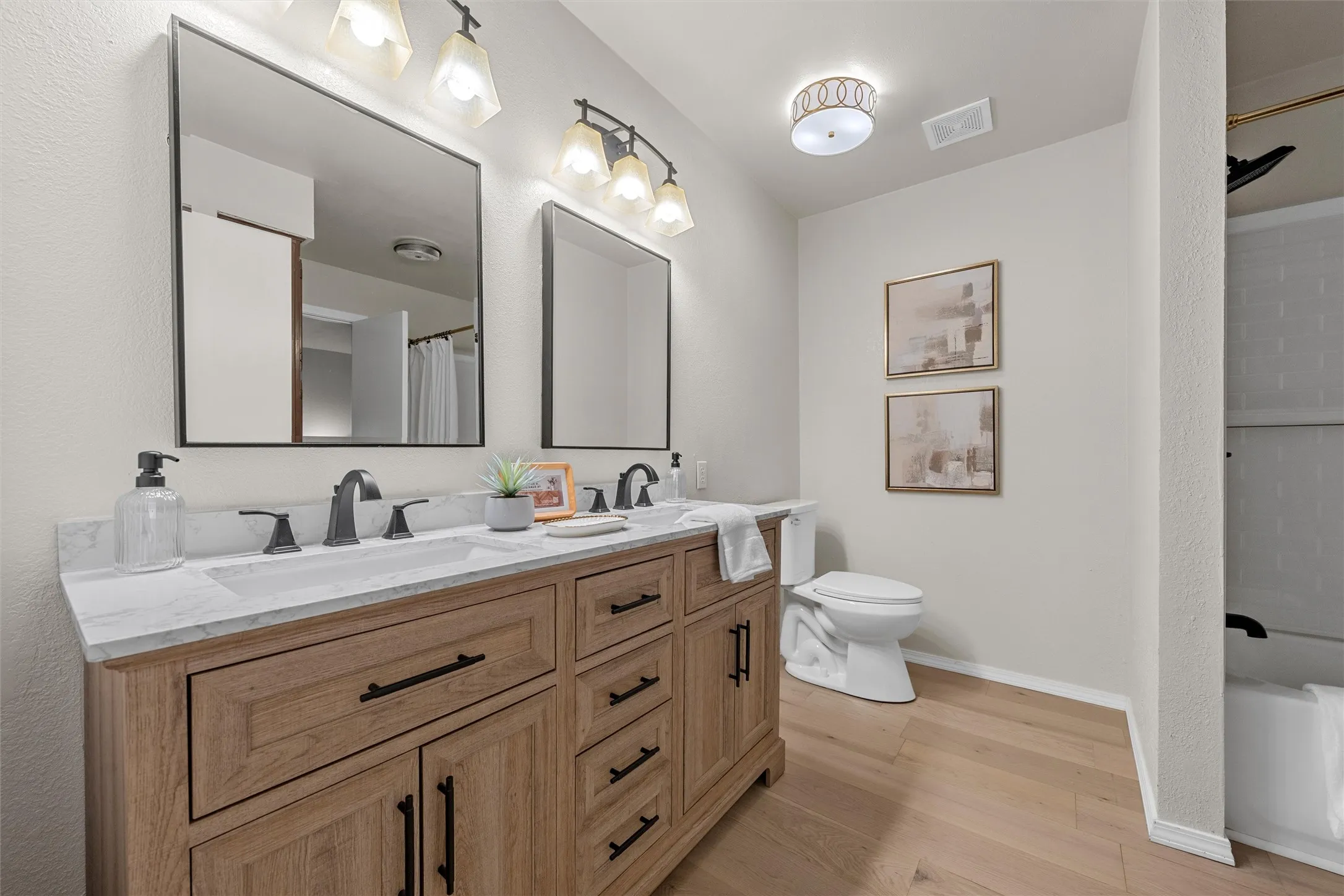 Condominium For Sale in Mc Lennan County , 2314 Melissa Drive, Waco, Texas 76708, 2 Bedroom, 1 Bathroom, Garage spaces, 1,024 Sqft, built in 1982, mls#21264343, Real Estate Agent in Waco, Homes For Sale in Mc Lennan county, Homes For Sale in Waco, Realtor in Waco Texas, Real Estate Brokerage Independent Realty Texas, Luminita Cordes Realtor