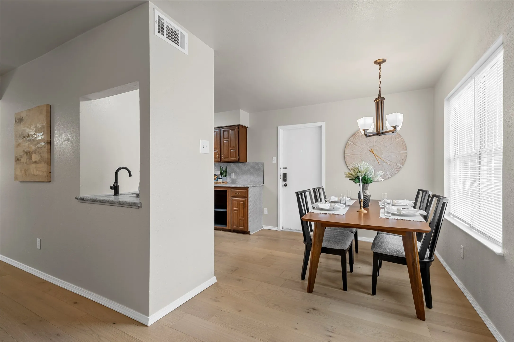 Condominium For Sale in Mc Lennan County , 2314 Melissa Drive, Waco, Texas 76708, 2 Bedroom, 1 Bathroom, Garage spaces, 1,024 Sqft, built in 1982, mls#21264343, Real Estate Agent in Waco, Homes For Sale in Mc Lennan county, Homes For Sale in Waco, Realtor in Waco Texas, Real Estate Brokerage Independent Realty Texas, Luminita Cordes Realtor