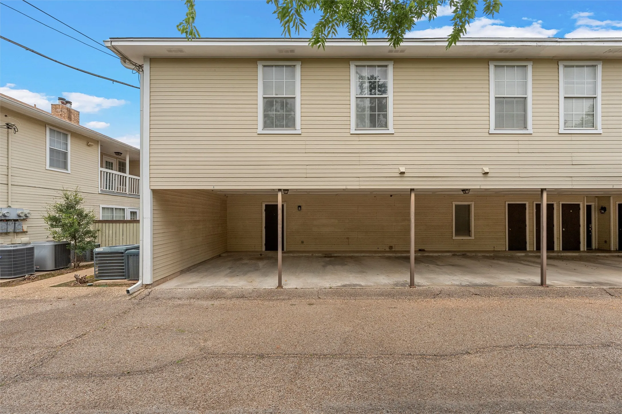 Condominium For Sale in Mc Lennan County , 2314 Melissa Drive, Waco, Texas 76708, 2 Bedroom, 1 Bathroom, Garage spaces, 1,024 Sqft, built in 1982, mls#21264343, Real Estate Agent in Waco, Homes For Sale in Mc Lennan county, Homes For Sale in Waco, Realtor in Waco Texas, Real Estate Brokerage Independent Realty Texas, Luminita Cordes Realtor