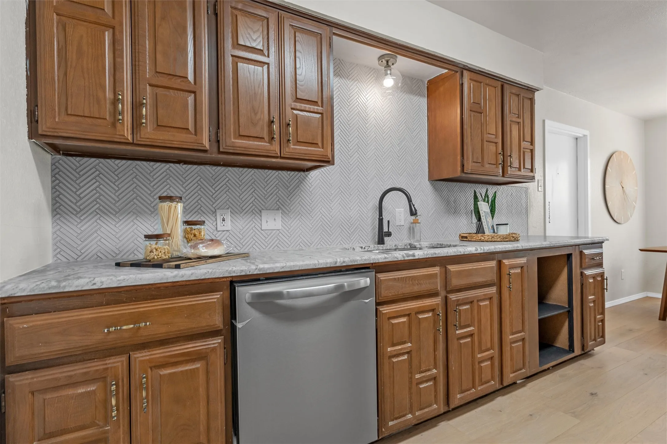 Condominium For Sale in Mc Lennan County , 2314 Melissa Drive, Waco, Texas 76708, 2 Bedroom, 1 Bathroom, Garage spaces, 1,024 Sqft, built in 1982, mls#21264343, Real Estate Agent in Waco, Homes For Sale in Mc Lennan county, Homes For Sale in Waco, Realtor in Waco Texas, Real Estate Brokerage Independent Realty Texas, Luminita Cordes Realtor