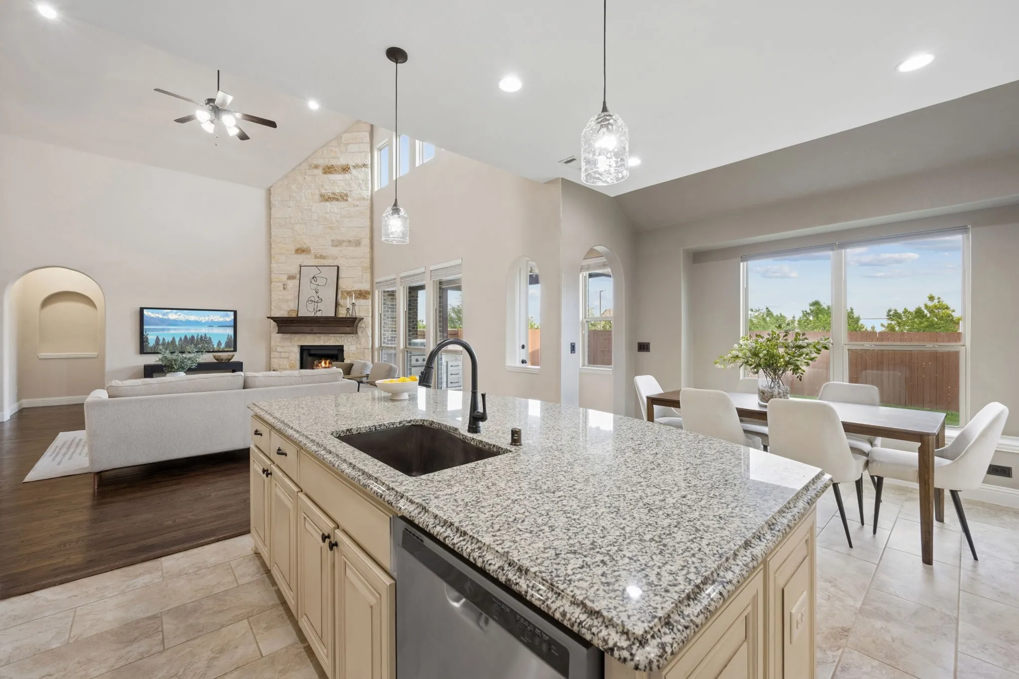 Single Family Residence For Sale in Collin County , 411 Salada Drive, Prosper, Texas 75078, 4 Bedroom, 4 Bathroom, 3 Garage spaces, 3,693 Sqft, built in 2015, mls#21265096, Real Estate Agent in Prosper, Homes For Sale in Collin county, Homes For Sale in Prosper, Realtor in Prosper Texas, Real Estate Brokerage Independent Realty Texas, Luminita Cordes Realtor