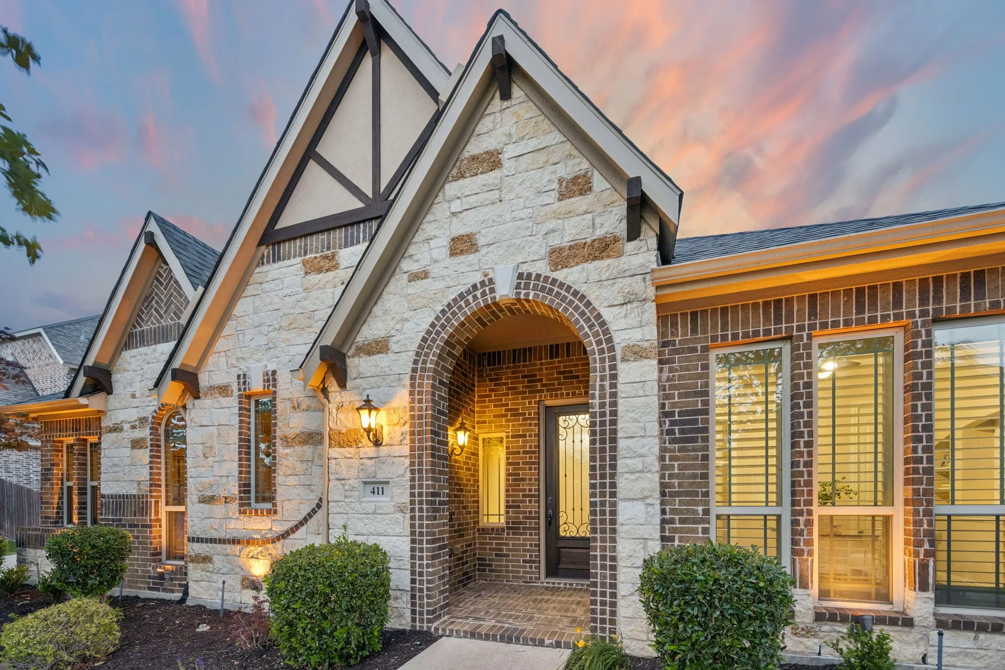 Single Family Residence For Sale in Collin County , 411 Salada Drive, Prosper, Texas 75078, 4 Bedroom, 4 Bathroom, 3 Garage spaces, 3,693 Sqft, built in 2015, mls#21265096, Real Estate Agent in Prosper, Homes For Sale in Collin county, Homes For Sale in Prosper, Realtor in Prosper Texas, Real Estate Brokerage Independent Realty Texas, Luminita Cordes Realtor