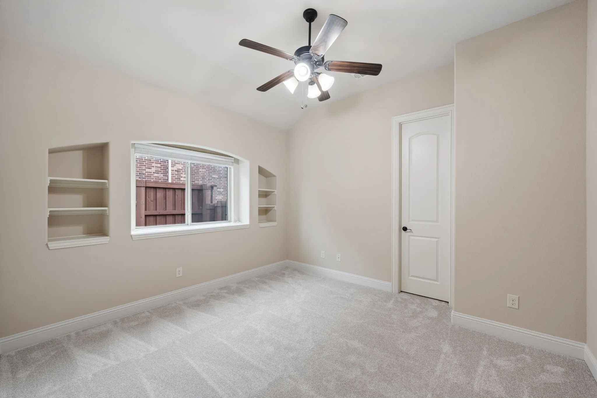 Single Family Residence For Sale in Collin County , 411 Salada Drive, Prosper, Texas 75078, 4 Bedroom, 4 Bathroom, 3 Garage spaces, 3,693 Sqft, built in 2015, mls#21265096, Real Estate Agent in Prosper, Homes For Sale in Collin county, Homes For Sale in Prosper, Realtor in Prosper Texas, Real Estate Brokerage Independent Realty Texas, Luminita Cordes Realtor