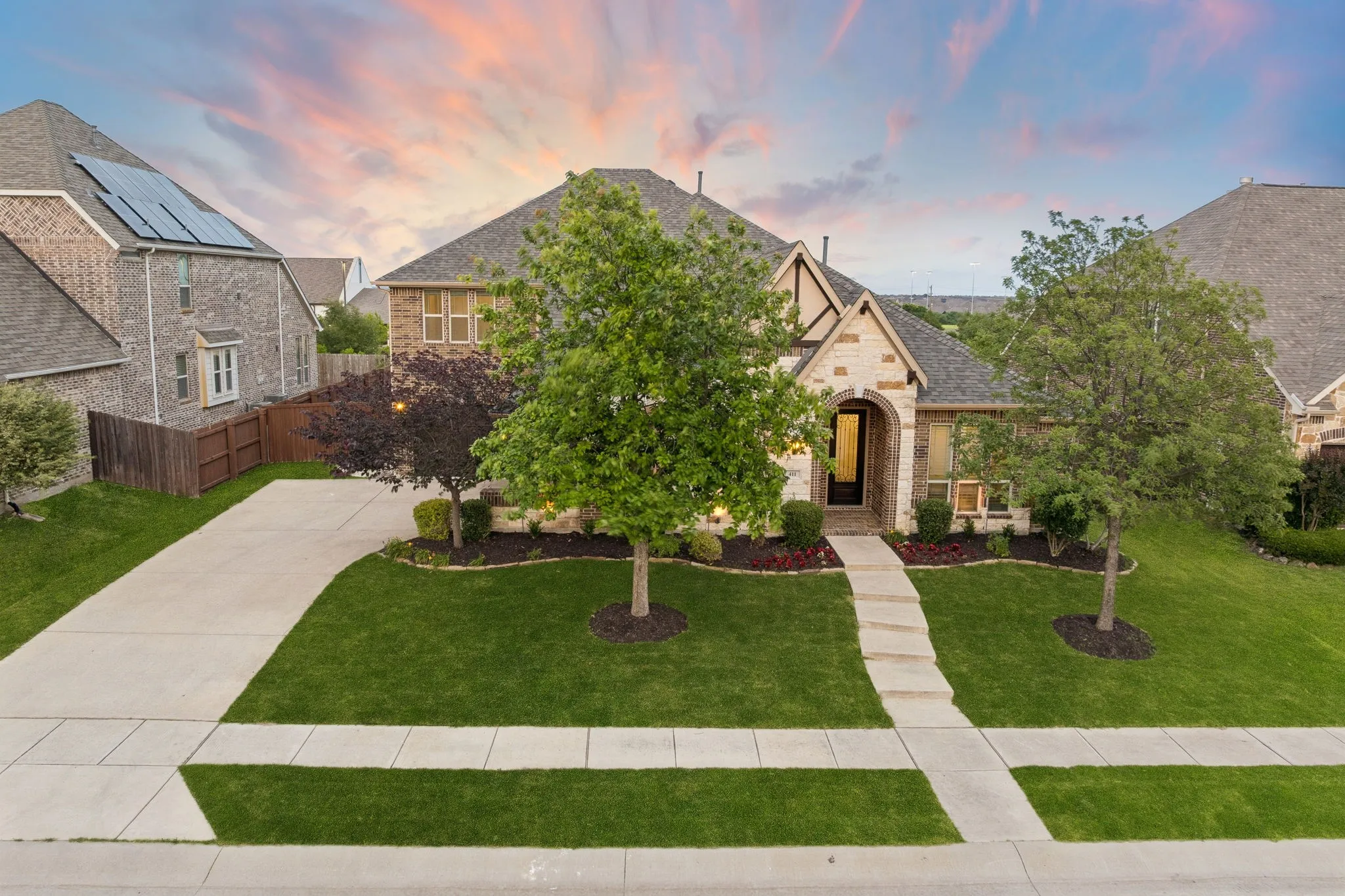 Single Family Residence For Sale in Collin County , 411 Salada Drive, Prosper, Texas 75078, 4 Bedroom, 4 Bathroom, 3 Garage spaces, 3,693 Sqft, built in 2015, mls#21265096, Real Estate Agent in Prosper, Homes For Sale in Collin county, Homes For Sale in Prosper, Realtor in Prosper Texas, Real Estate Brokerage Independent Realty Texas, Luminita Cordes Realtor