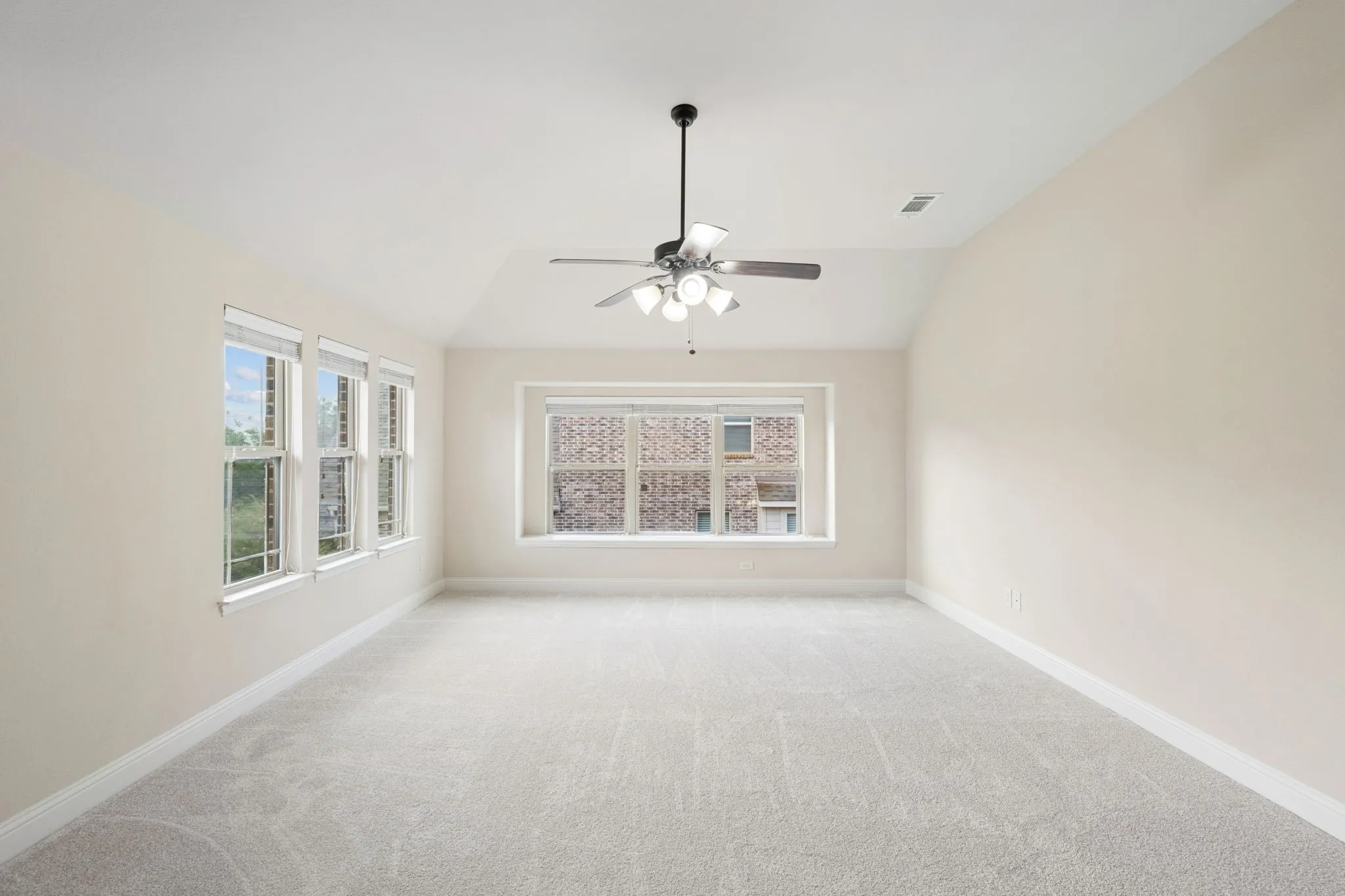 Single Family Residence For Sale in Collin County , 411 Salada Drive, Prosper, Texas 75078, 4 Bedroom, 4 Bathroom, 3 Garage spaces, 3,693 Sqft, built in 2015, mls#21265096, Real Estate Agent in Prosper, Homes For Sale in Collin county, Homes For Sale in Prosper, Realtor in Prosper Texas, Real Estate Brokerage Independent Realty Texas, Luminita Cordes Realtor
