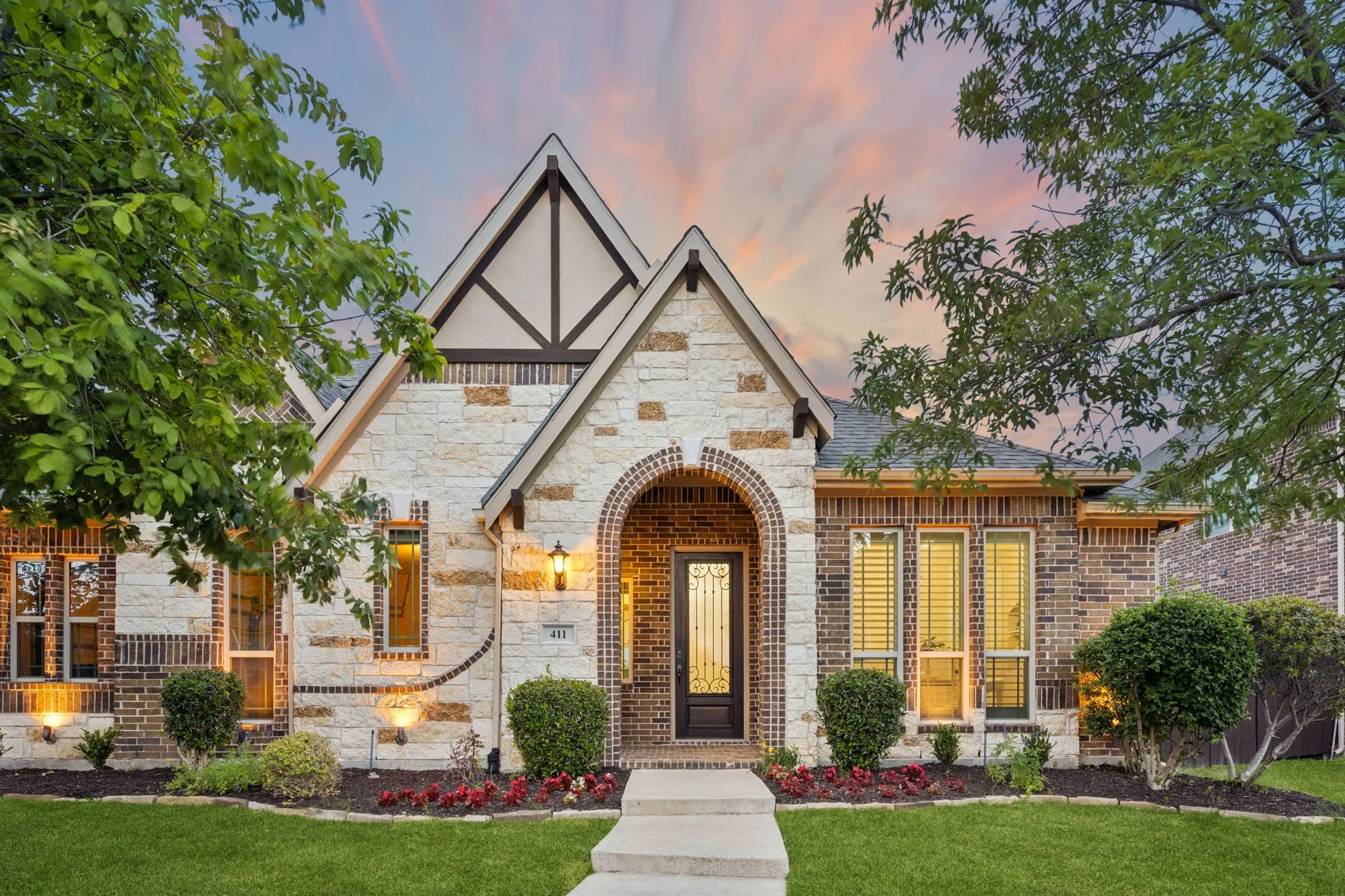 Single Family Residence For Sale in Collin County , 411 Salada Drive, Prosper, Texas 75078, 4 Bedroom, 4 Bathroom, 3 Garage spaces, 3,693 Sqft, built in 2015, mls#21265096, Real Estate Agent in Prosper, Homes For Sale in Collin county, Homes For Sale in Prosper, Realtor in Prosper Texas, Real Estate Brokerage Independent Realty Texas, Luminita Cordes Realtor