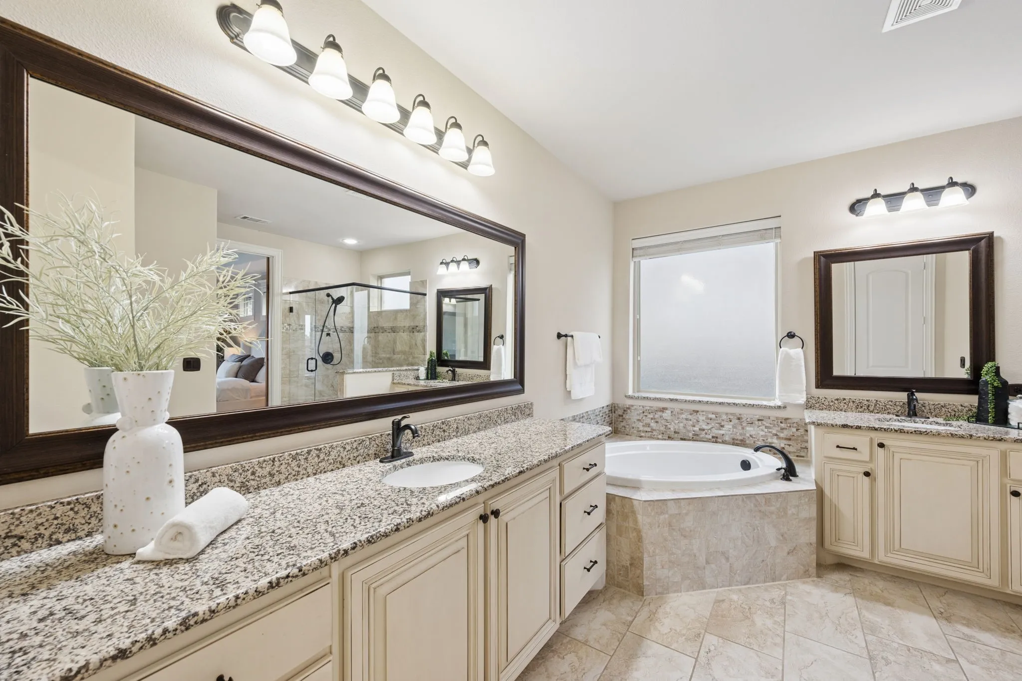 Single Family Residence For Sale in Collin County , 411 Salada Drive, Prosper, Texas 75078, 4 Bedroom, 4 Bathroom, 3 Garage spaces, 3,693 Sqft, built in 2015, mls#21265096, Real Estate Agent in Prosper, Homes For Sale in Collin county, Homes For Sale in Prosper, Realtor in Prosper Texas, Real Estate Brokerage Independent Realty Texas, Luminita Cordes Realtor