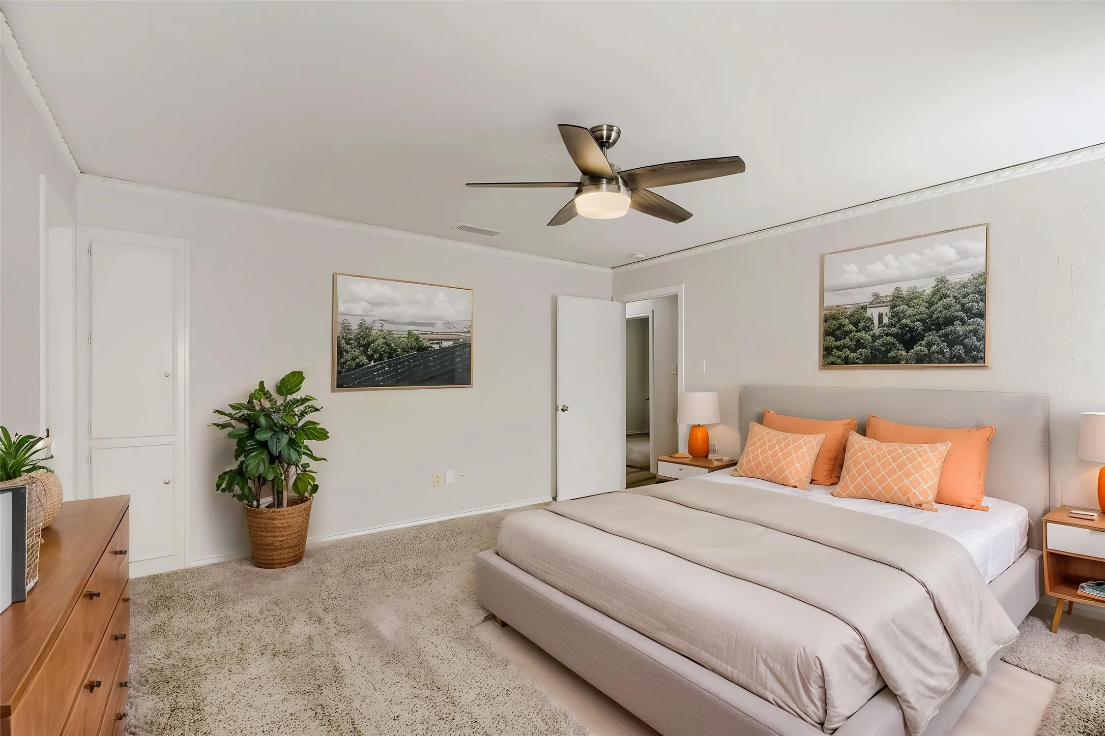 Single Family Residence For Sale in Dallas County , 1202 E Berkeley Drive, Richardson, Texas 75081, 3 Bedroom, 3 Bathroom, 2 Garage spaces, 2,203 Sqft, built in 1977, mls#21163648, Real Estate Agent in Richardson, Homes For Sale in Dallas county, Homes For Sale in Richardson, Realtor in Richardson Texas, Real Estate Brokerage Independent Realty Texas, Luminita Cordes Realtor