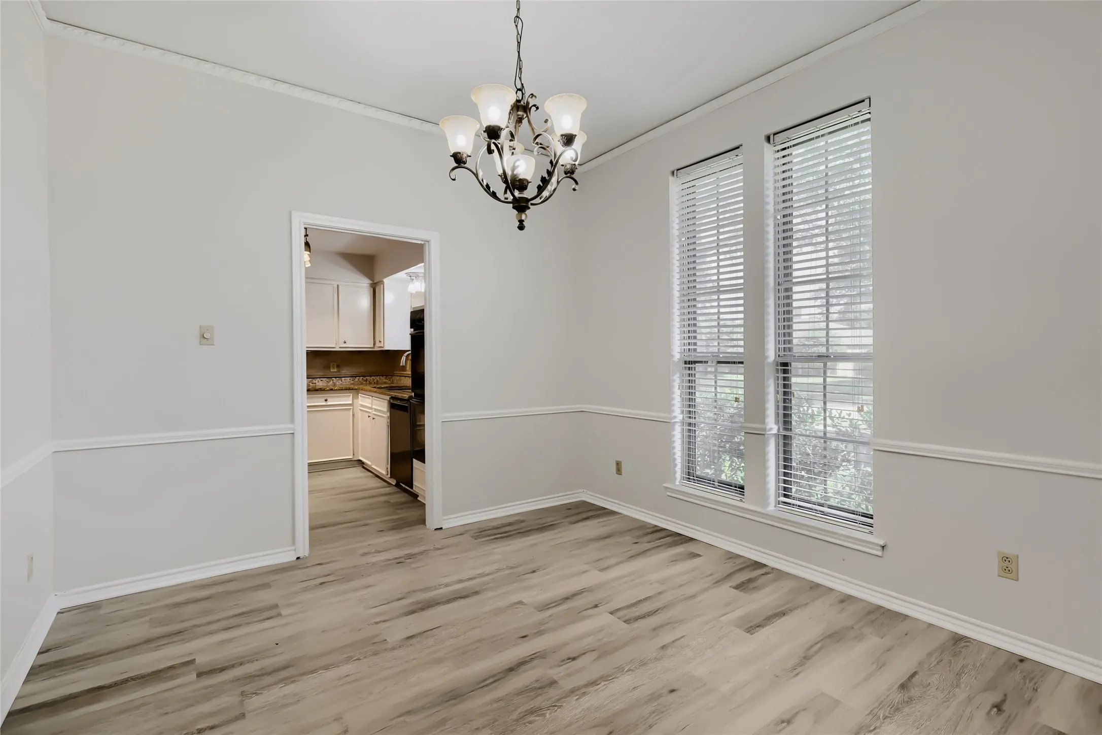 Single Family Residence For Sale in Dallas County , 1202 E Berkeley Drive, Richardson, Texas 75081, 3 Bedroom, 3 Bathroom, 2 Garage spaces, 2,203 Sqft, built in 1977, mls#21163648, Real Estate Agent in Richardson, Homes For Sale in Dallas county, Homes For Sale in Richardson, Realtor in Richardson Texas, Real Estate Brokerage Independent Realty Texas, Luminita Cordes Realtor