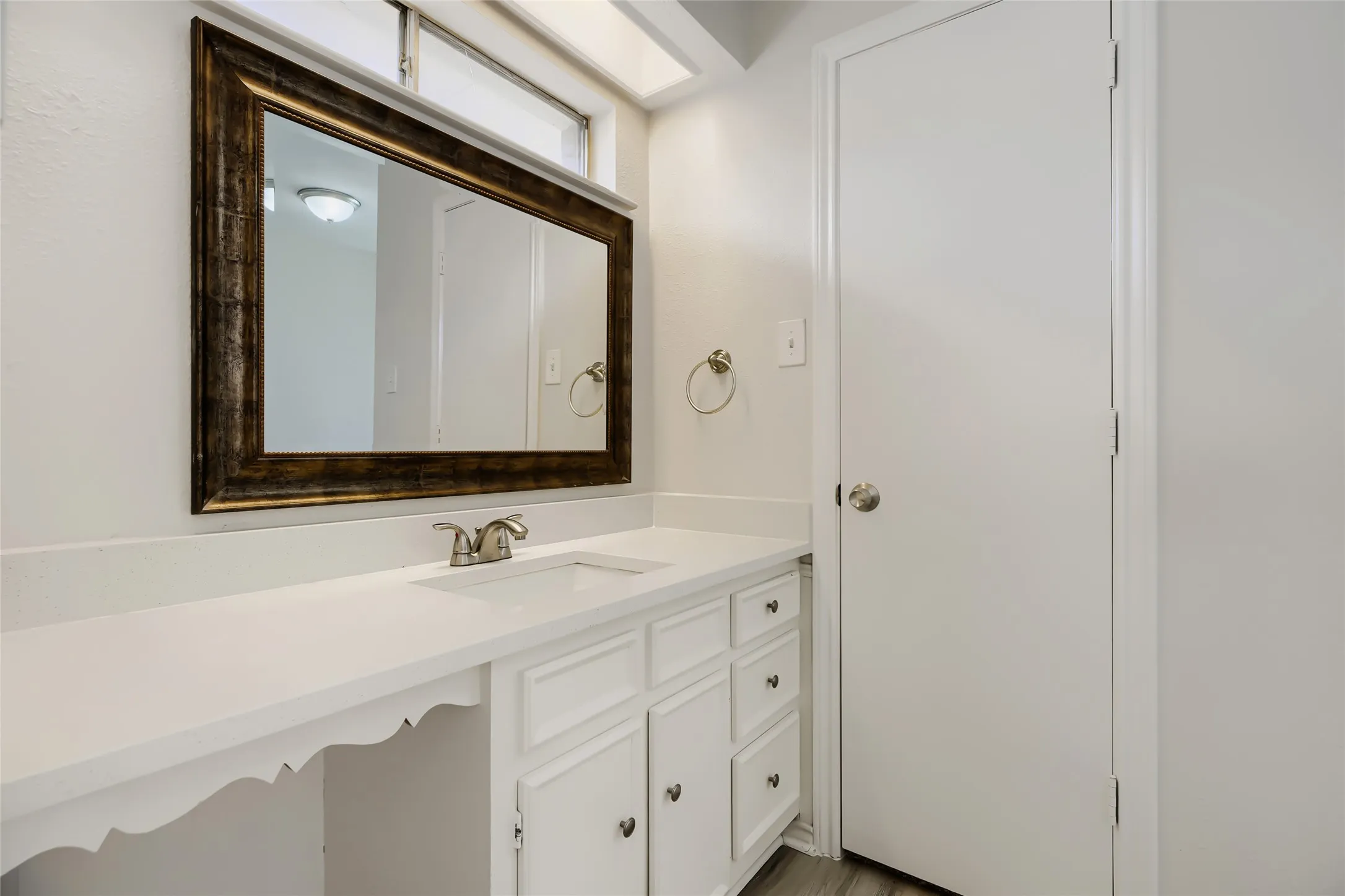 Single Family Residence For Sale in Dallas County , 1202 E Berkeley Drive, Richardson, Texas 75081, 3 Bedroom, 3 Bathroom, 2 Garage spaces, 2,203 Sqft, built in 1977, mls#21163648, Real Estate Agent in Richardson, Homes For Sale in Dallas county, Homes For Sale in Richardson, Realtor in Richardson Texas, Real Estate Brokerage Independent Realty Texas, Luminita Cordes Realtor