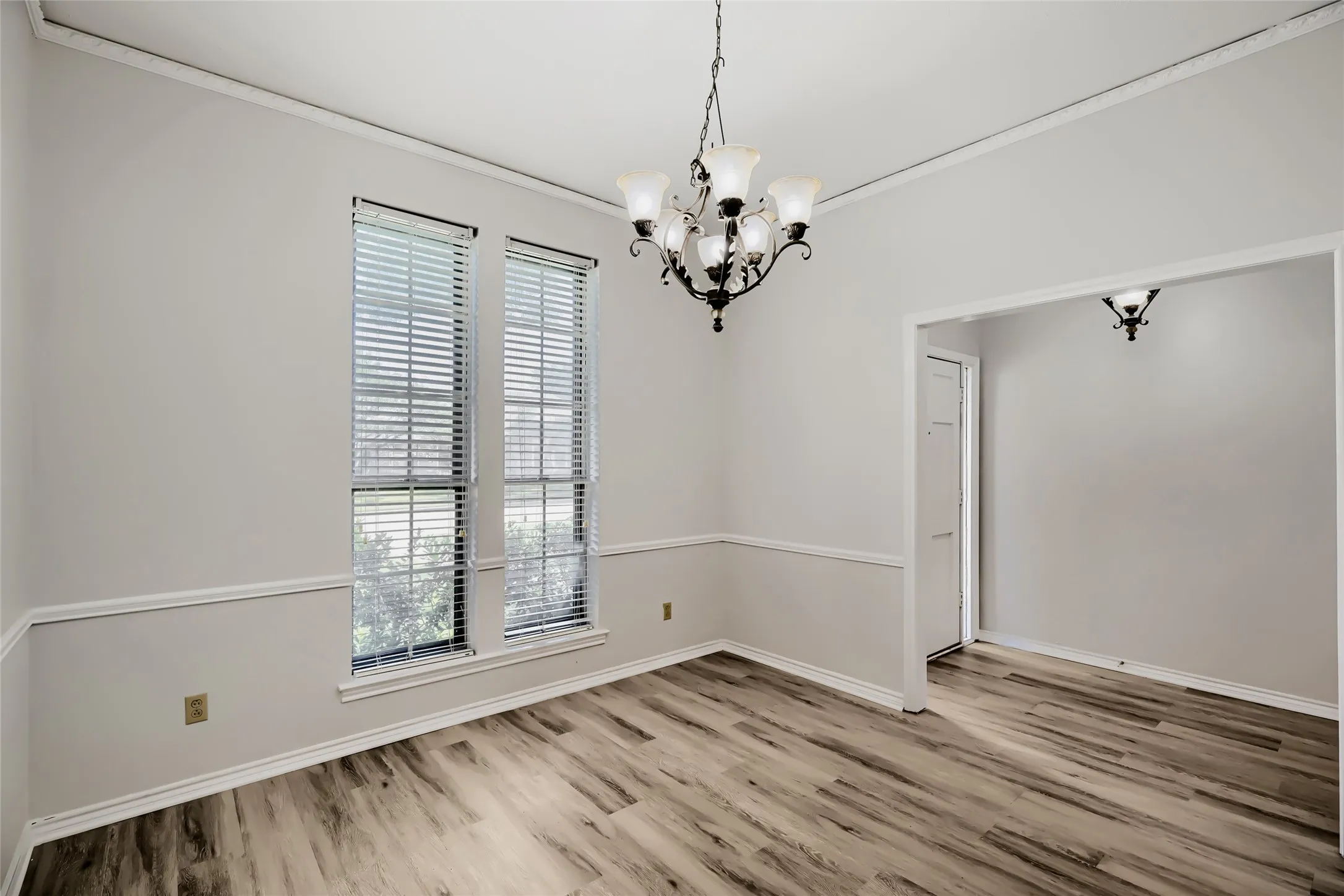 Single Family Residence For Sale in Dallas County , 1202 E Berkeley Drive, Richardson, Texas 75081, 3 Bedroom, 3 Bathroom, 2 Garage spaces, 2,203 Sqft, built in 1977, mls#21163648, Real Estate Agent in Richardson, Homes For Sale in Dallas county, Homes For Sale in Richardson, Realtor in Richardson Texas, Real Estate Brokerage Independent Realty Texas, Luminita Cordes Realtor