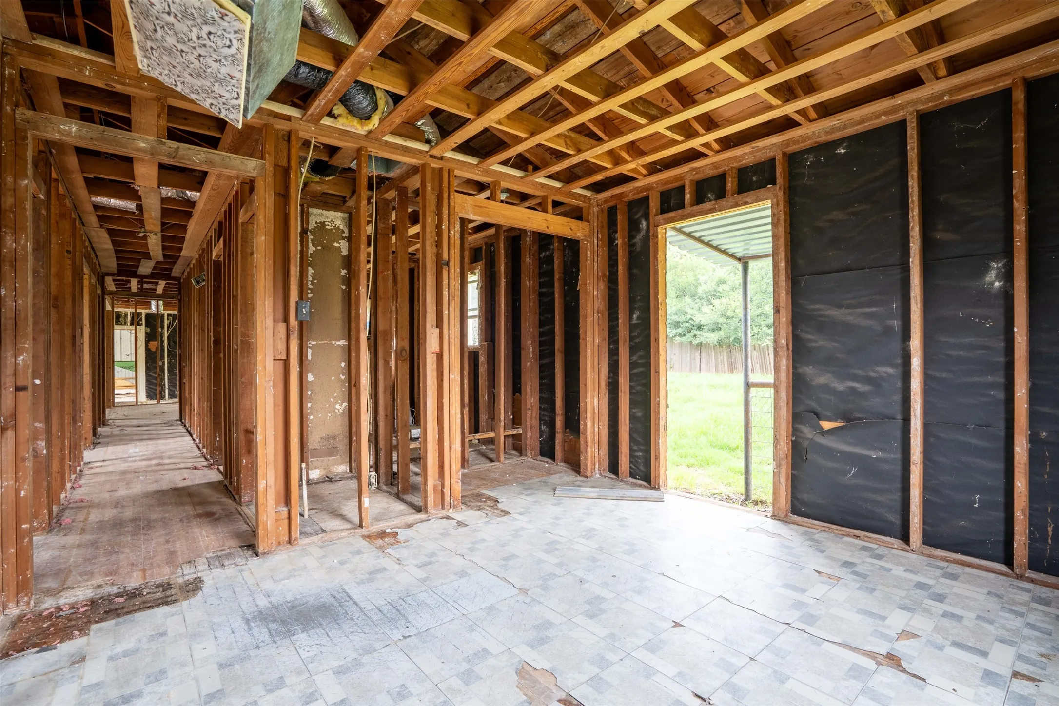 Mobile Home For Sale in Tarrant County , 10680 Liberty School Road, Azle, Texas 76020, 3 Bedroom, 1 Bathroom, Garage spaces, 1,176 Sqft, built in 1961, mls#21265217, Real Estate Agent in Azle, Homes For Sale in Tarrant county, Homes For Sale in Azle, Realtor in Azle Texas, Real Estate Brokerage Independent Realty Texas, Luminita Cordes Realtor