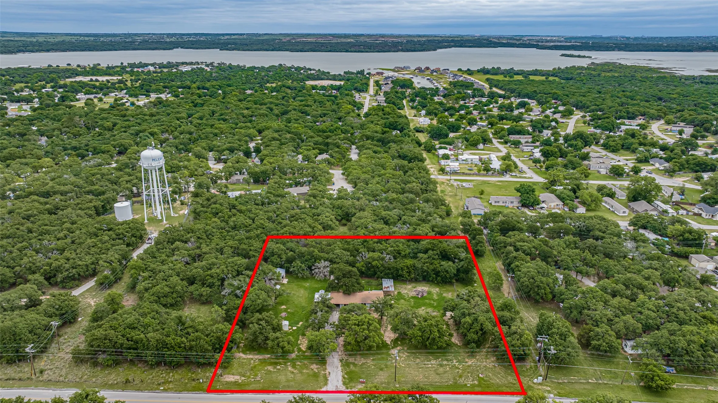 Mobile Home For Sale in Tarrant County , 10680 Liberty School Road, Azle, Texas 76020, 3 Bedroom, 1 Bathroom, Garage spaces, 1,176 Sqft, built in 1961, mls#21265217, Real Estate Agent in Azle, Homes For Sale in Tarrant county, Homes For Sale in Azle, Realtor in Azle Texas, Real Estate Brokerage Independent Realty Texas, Luminita Cordes Realtor