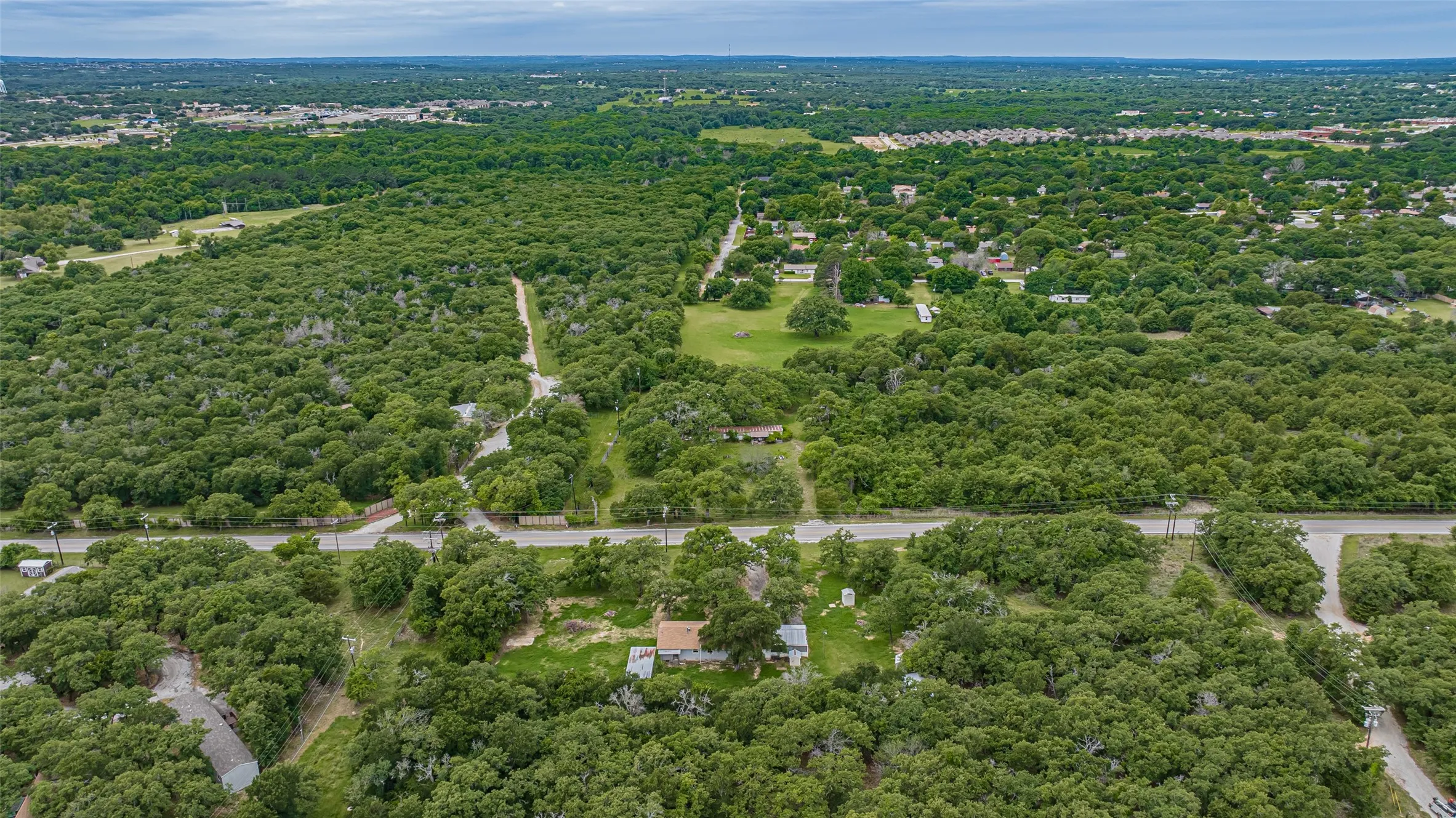 Mobile Home For Sale in Tarrant County , 10680 Liberty School Road, Azle, Texas 76020, 3 Bedroom, 1 Bathroom, Garage spaces, 1,176 Sqft, built in 1961, mls#21265217, Real Estate Agent in Azle, Homes For Sale in Tarrant county, Homes For Sale in Azle, Realtor in Azle Texas, Real Estate Brokerage Independent Realty Texas, Luminita Cordes Realtor