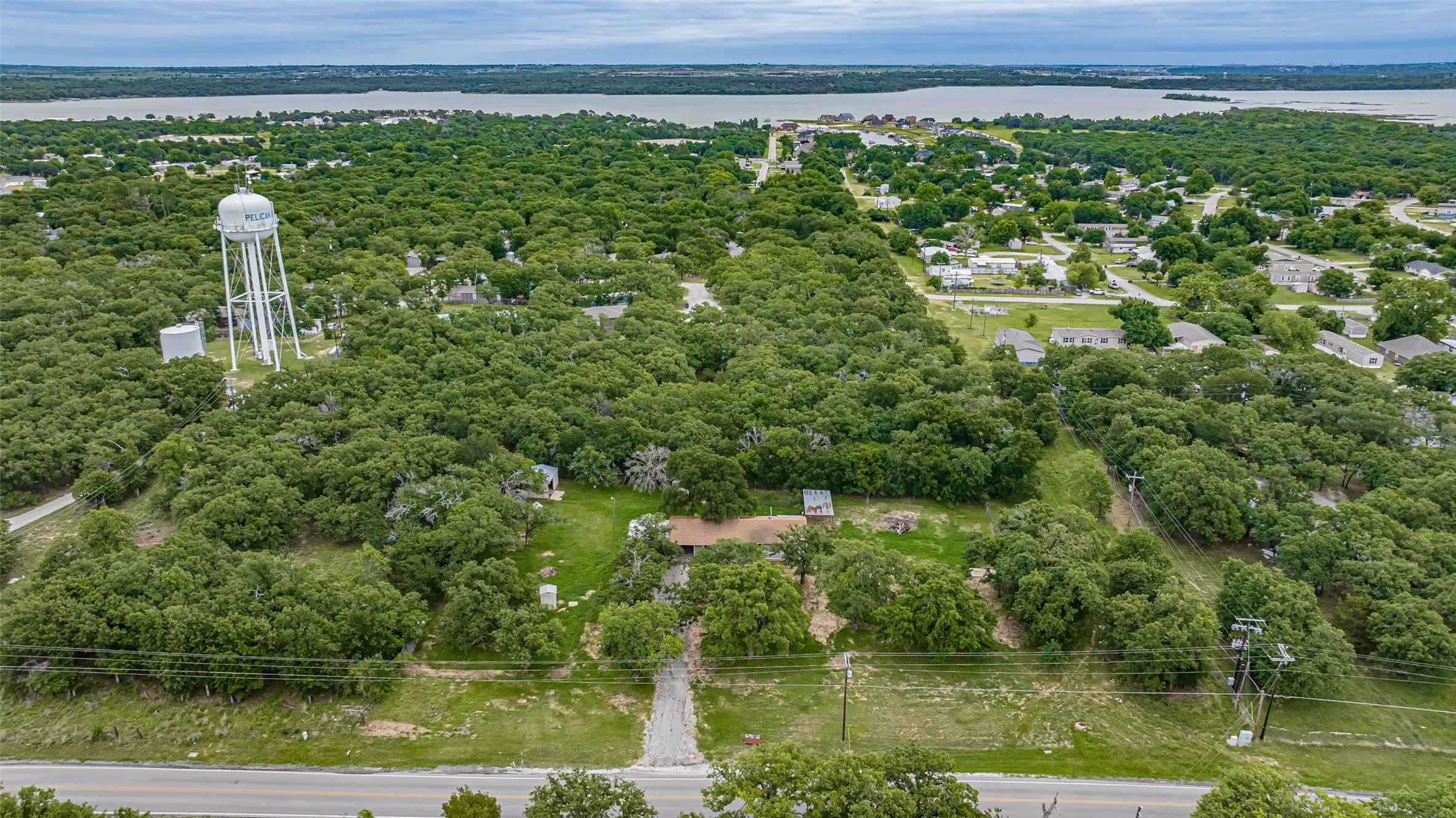 Mobile Home For Sale in Tarrant County , 10680 Liberty School Road, Azle, Texas 76020, 3 Bedroom, 1 Bathroom, Garage spaces, 1,176 Sqft, built in 1961, mls#21265217, Real Estate Agent in Azle, Homes For Sale in Tarrant county, Homes For Sale in Azle, Realtor in Azle Texas, Real Estate Brokerage Independent Realty Texas, Luminita Cordes Realtor