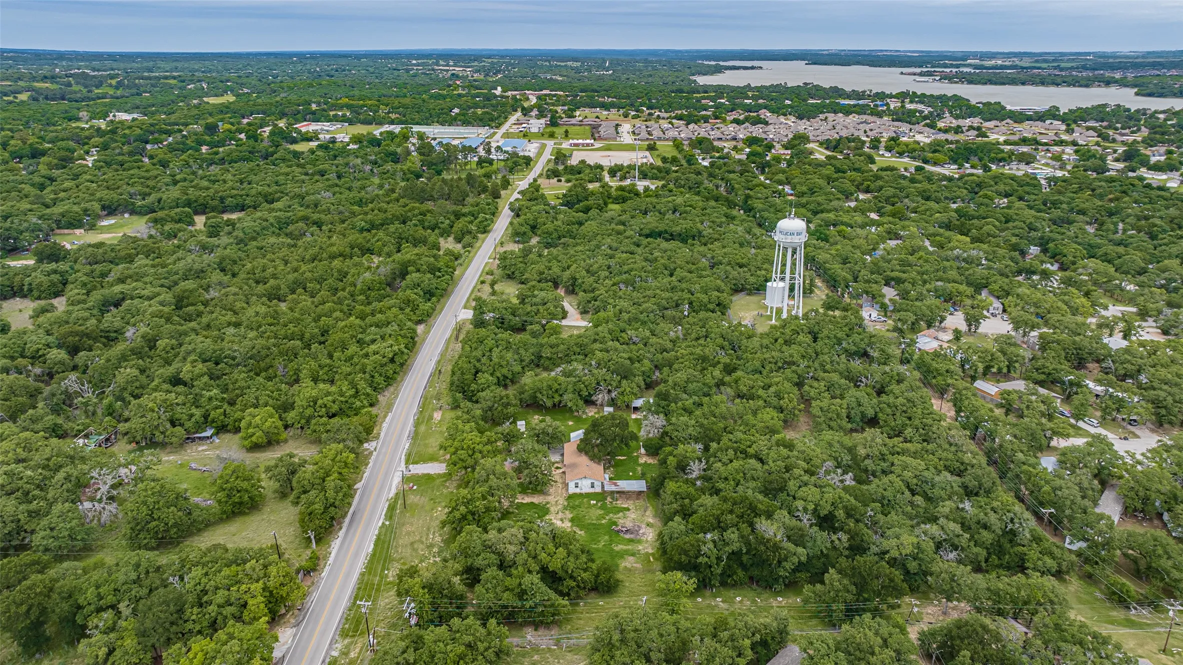 Mobile Home For Sale in Tarrant County , 10680 Liberty School Road, Azle, Texas 76020, 3 Bedroom, 1 Bathroom, Garage spaces, 1,176 Sqft, built in 1961, mls#21265217, Real Estate Agent in Azle, Homes For Sale in Tarrant county, Homes For Sale in Azle, Realtor in Azle Texas, Real Estate Brokerage Independent Realty Texas, Luminita Cordes Realtor