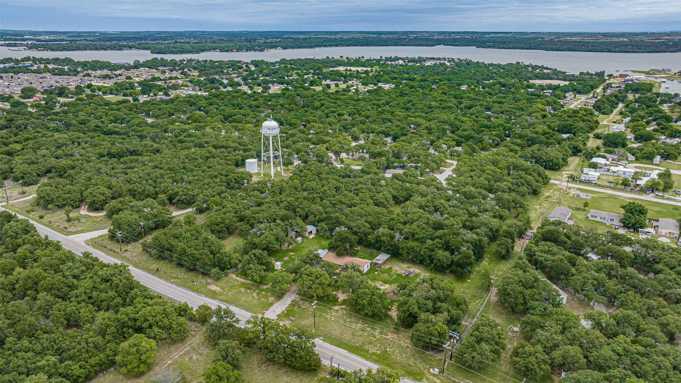 Mobile Home For Sale in Tarrant County , 10680 Liberty School Road, Azle, Texas 76020, 3 Bedroom, 1 Bathroom, Garage spaces, 1,176 Sqft, built in 1961, mls#21265217, Real Estate Agent in Azle, Homes For Sale in Tarrant county, Homes For Sale in Azle, Realtor in Azle Texas, Real Estate Brokerage Independent Realty Texas, Luminita Cordes Realtor