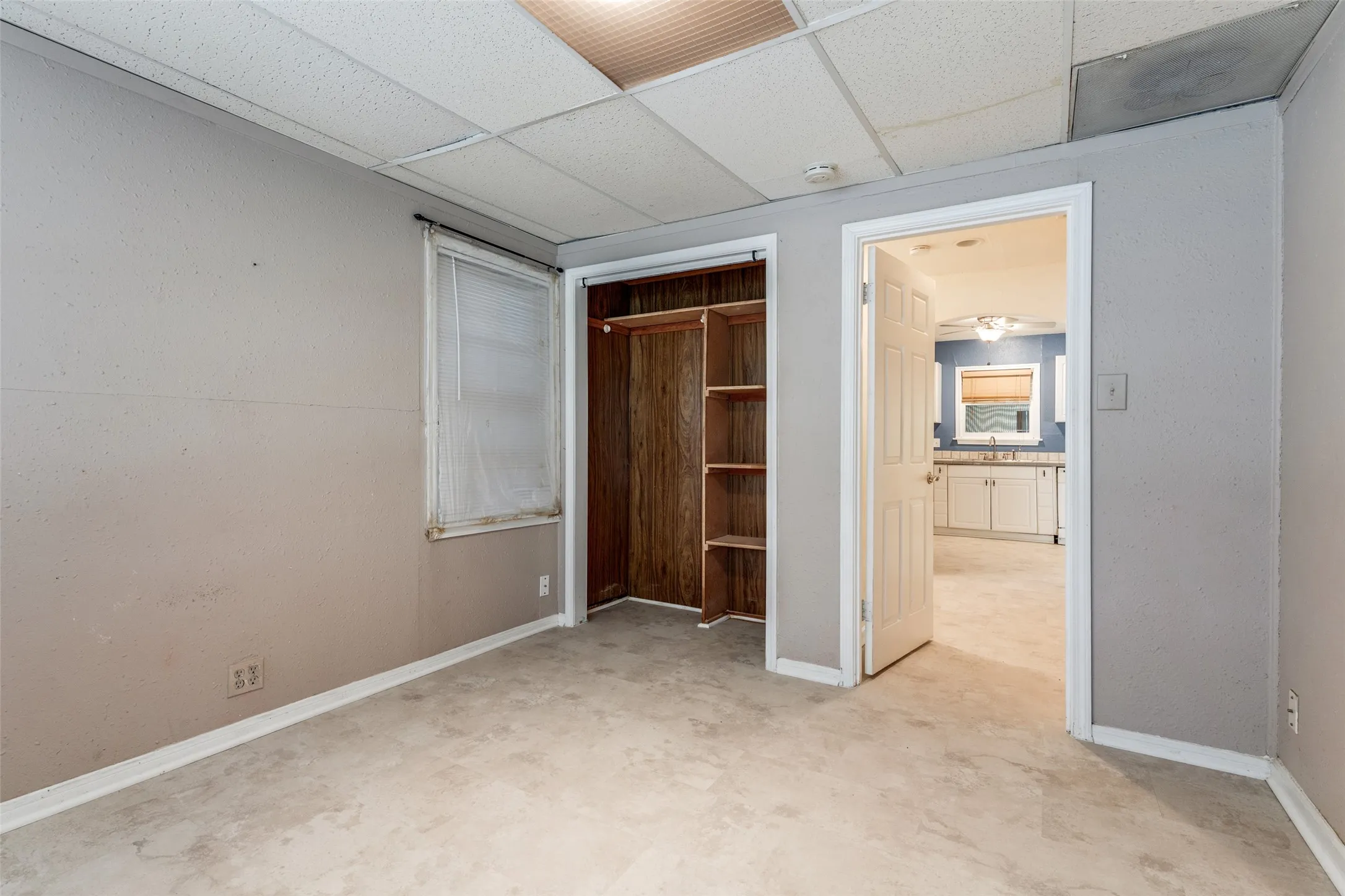 Single Family Residence For Sale in Tarrant County , 5901 Circular Drive, North Richland Hills, Texas 76117, 4 Bedroom, 2 Bathroom, Garage spaces, 1,488 Sqft, built in 1957, mls#21265150, Real Estate Agent in North Richland Hills, Homes For Sale in Tarrant county, Homes For Sale in North Richland Hills, Realtor in North Richland Hills Texas, Real Estate Brokerage Independent Realty Texas, Luminita Cordes Realtor