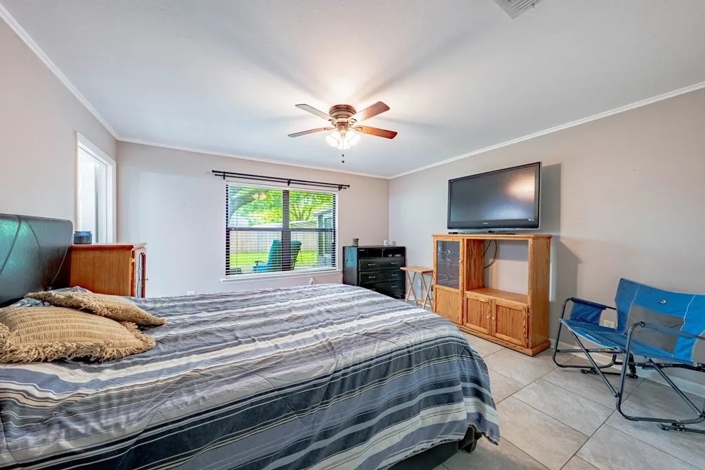 Single Family Residence For Sale in Henderson County , 128 Hilltop Drive, Trinidad, Texas 75163, 3 Bedroom, 2 Bathroom, 2 Garage spaces, 1,401 Sqft, built in 2000, mls#21265232, Real Estate Agent in Trinidad, Homes For Sale in Henderson county, Homes For Sale in Trinidad, Realtor in Trinidad Texas, Real Estate Brokerage Independent Realty Texas, Luminita Cordes Realtor