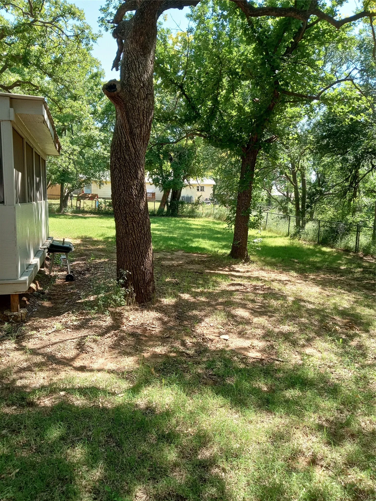 Single Family Residence For Sale in Wise County , 1005 Gary Street, Bridgeport, Texas 76426, 3 Bedroom, 2 Bathroom, Garage spaces, 1,271 Sqft, built in 1955, mls#21264074, Real Estate Agent in Bridgeport, Homes For Sale in Wise county, Homes For Sale in Bridgeport, Realtor in Bridgeport Texas, Real Estate Brokerage Independent Realty Texas, Luminita Cordes Realtor