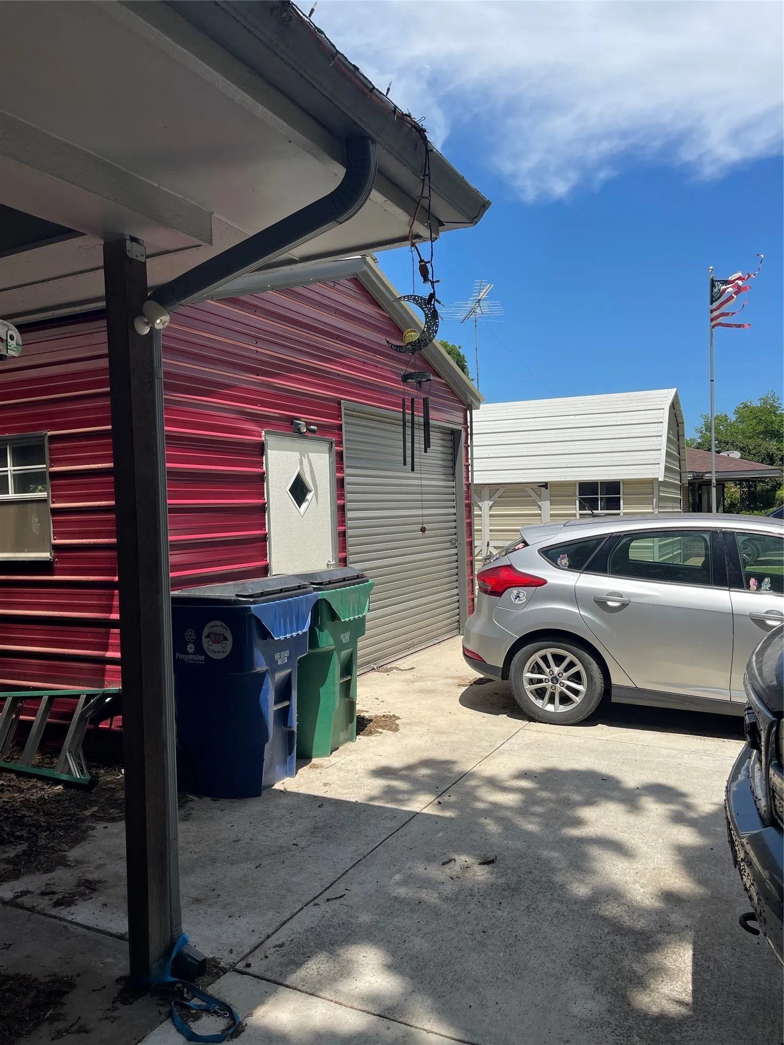 Single Family Residence For Sale in Wise County , 1005 Gary Street, Bridgeport, Texas 76426, 3 Bedroom, 2 Bathroom, Garage spaces, 1,271 Sqft, built in 1955, mls#21264074, Real Estate Agent in Bridgeport, Homes For Sale in Wise county, Homes For Sale in Bridgeport, Realtor in Bridgeport Texas, Real Estate Brokerage Independent Realty Texas, Luminita Cordes Realtor