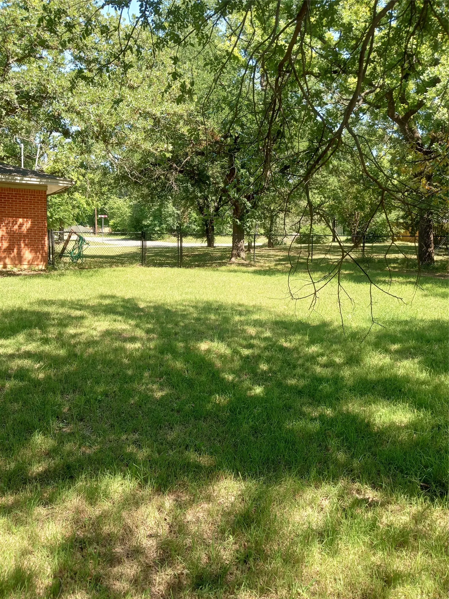 Single Family Residence For Sale in Wise County , 1005 Gary Street, Bridgeport, Texas 76426, 3 Bedroom, 2 Bathroom, Garage spaces, 1,271 Sqft, built in 1955, mls#21264074, Real Estate Agent in Bridgeport, Homes For Sale in Wise county, Homes For Sale in Bridgeport, Realtor in Bridgeport Texas, Real Estate Brokerage Independent Realty Texas, Luminita Cordes Realtor