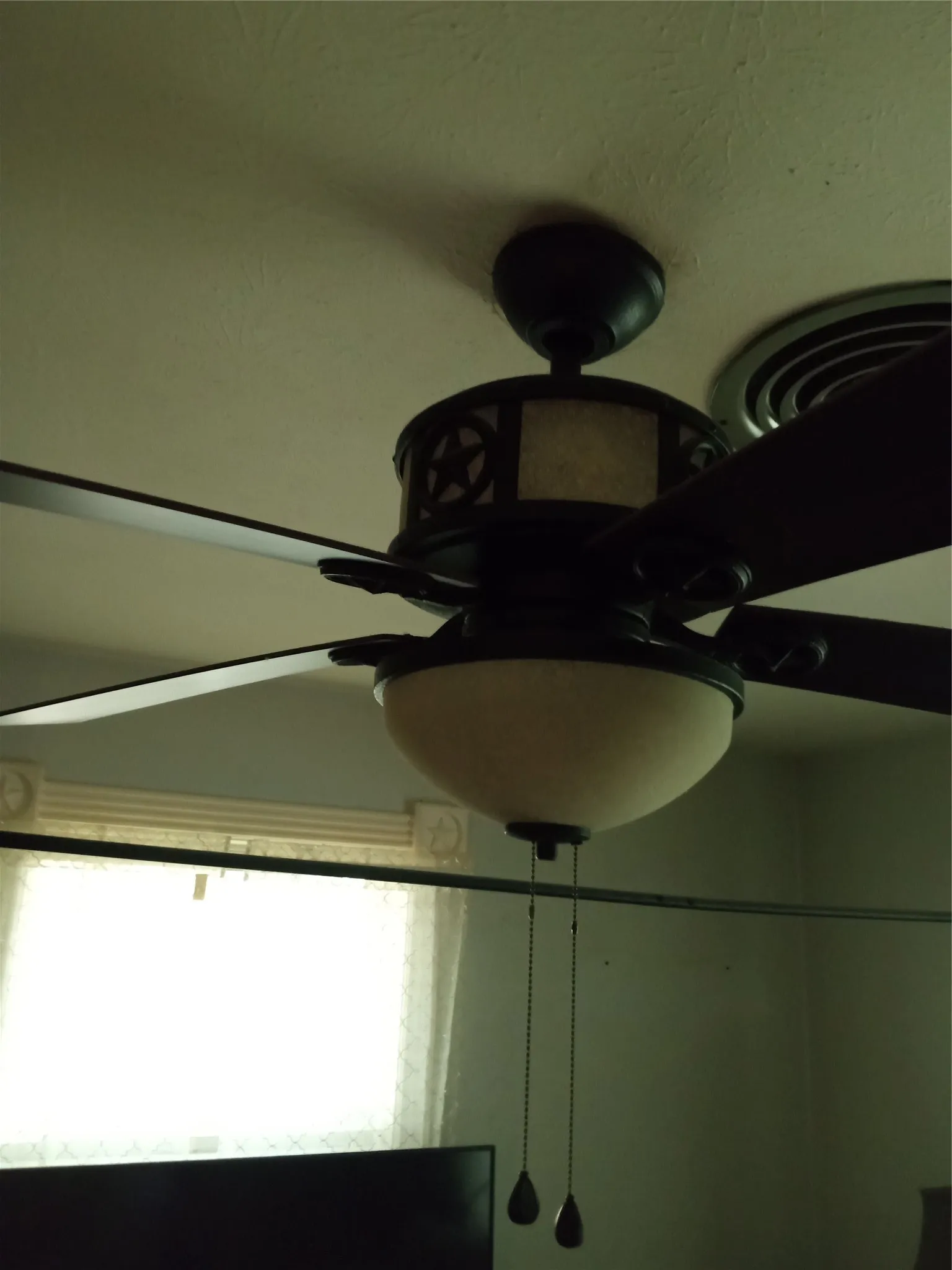 Single Family Residence For Sale in Wise County , 1005 Gary Street, Bridgeport, Texas 76426, 3 Bedroom, 2 Bathroom, Garage spaces, 1,271 Sqft, built in 1955, mls#21264074, Real Estate Agent in Bridgeport, Homes For Sale in Wise county, Homes For Sale in Bridgeport, Realtor in Bridgeport Texas, Real Estate Brokerage Independent Realty Texas, Luminita Cordes Realtor