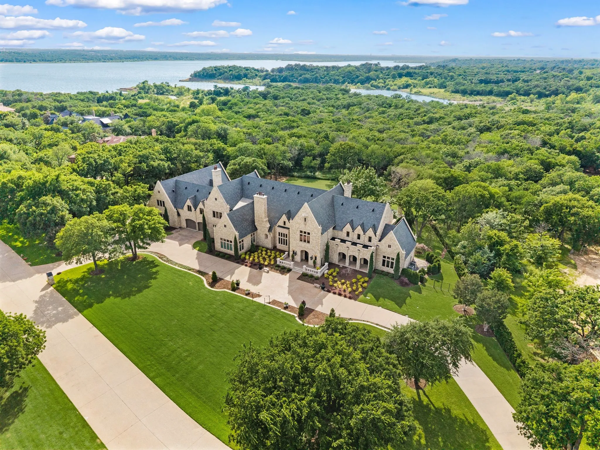 Single Family Residence For Sale in Denton County , 2105 Bayshore Drive, Flower Mound, Texas 75022, 6 Bedroom, 7 Bathroom, 6 Garage spaces, 10,464 Sqft, built in 2001, mls#21262135, Real Estate Agent in Flower Mound, Homes For Sale in Denton county, Homes For Sale in Flower Mound, Realtor in Flower Mound Texas, Real Estate Brokerage Independent Realty Texas, Luminita Cordes Realtor