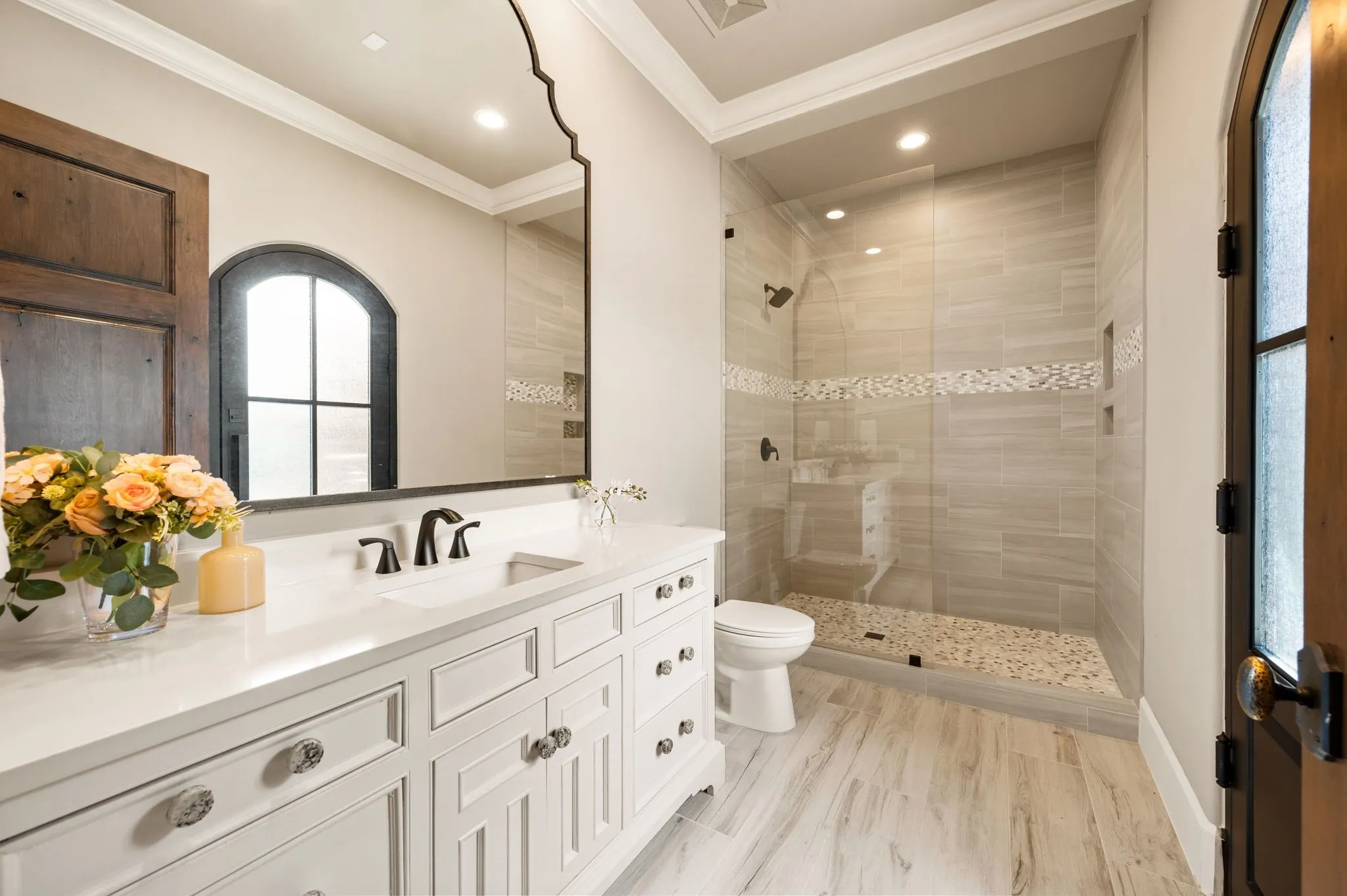 Downstairs guest bathroom with access to backyard.
