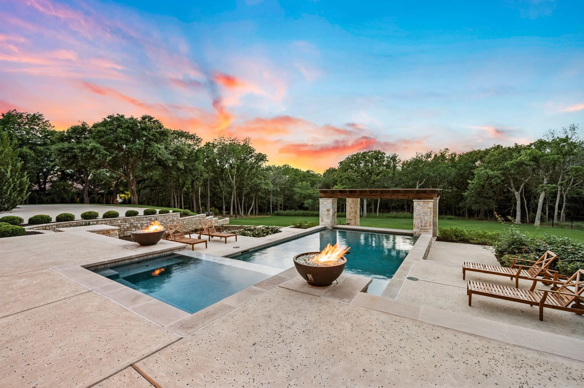 No details missed in this home located in the landing.  reach out to agent for more images.