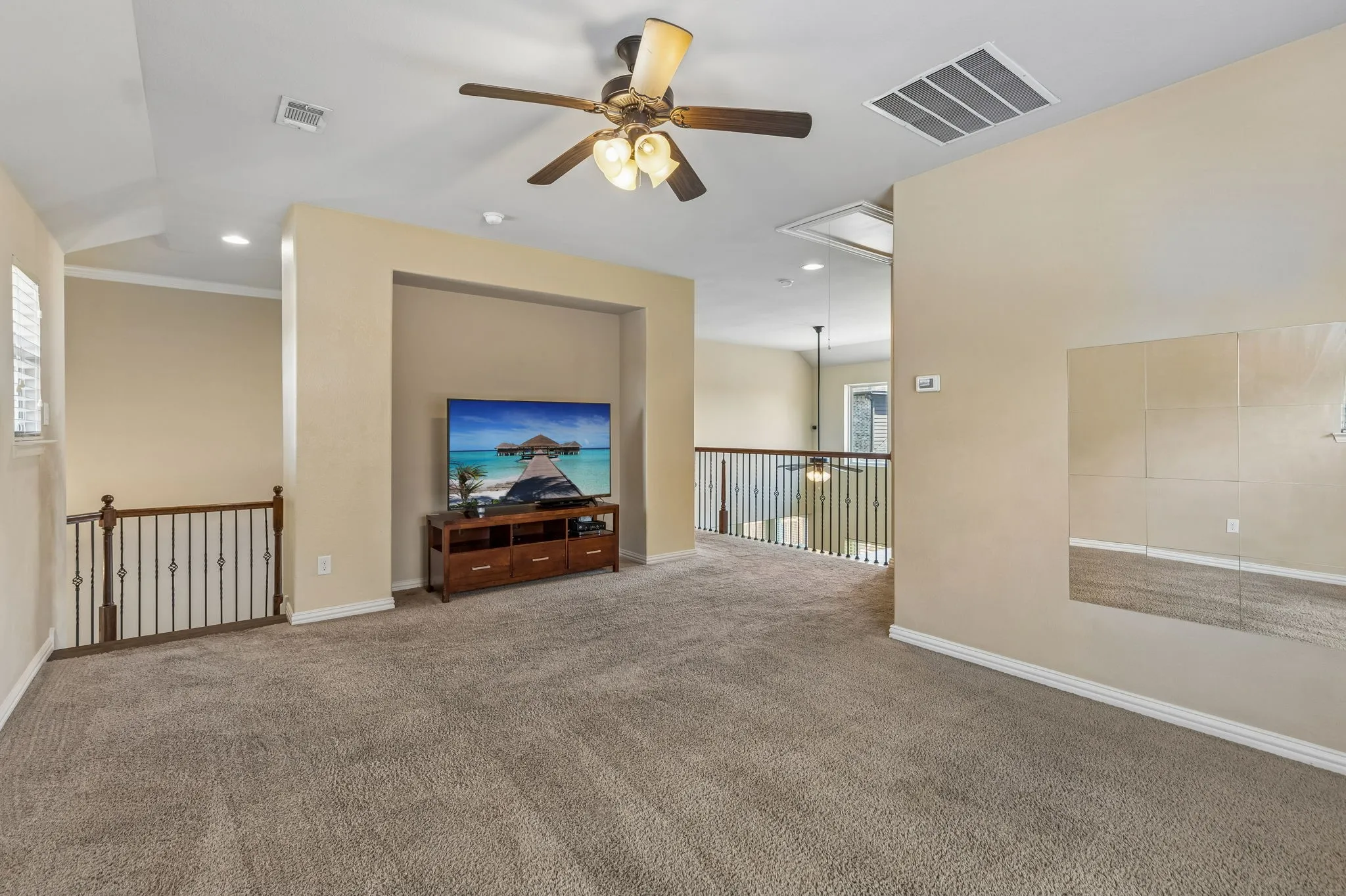 Single Family Residence For Sale in Tarrant County , 7258 Mirada, Grand Prairie, Texas 75054, 4 Bedroom, 4 Bathroom, 2 Garage spaces, 2,830 Sqft, built in 2013, mls#21265243, Real Estate Agent in Grand Prairie, Homes For Sale in Tarrant county, Homes For Sale in Grand Prairie, Realtor in Grand Prairie Texas, Real Estate Brokerage Independent Realty Texas, Luminita Cordes Realtor
