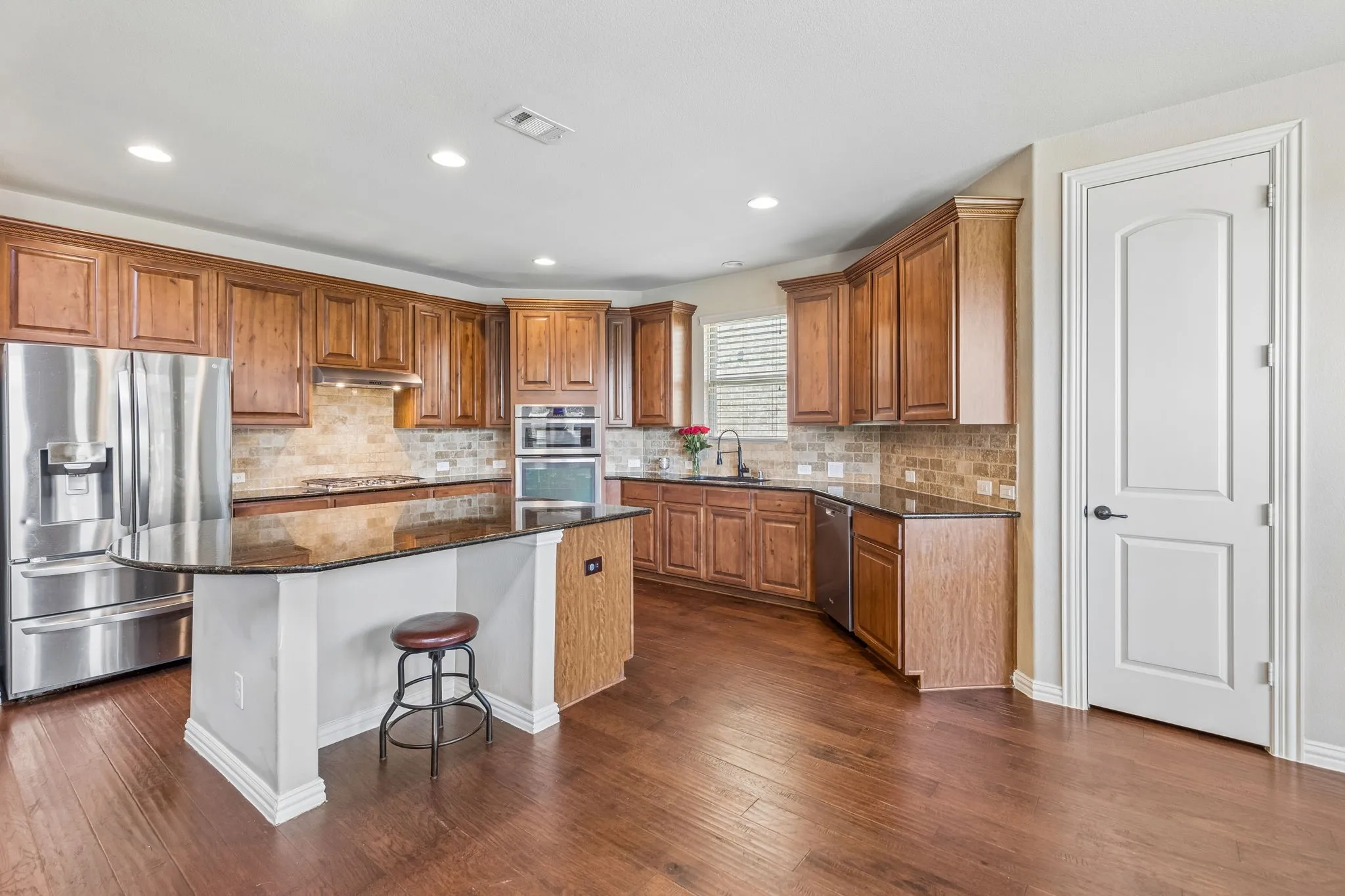 Single Family Residence For Sale in Tarrant County , 7258 Mirada, Grand Prairie, Texas 75054, 4 Bedroom, 4 Bathroom, 2 Garage spaces, 2,830 Sqft, built in 2013, mls#21265243, Real Estate Agent in Grand Prairie, Homes For Sale in Tarrant county, Homes For Sale in Grand Prairie, Realtor in Grand Prairie Texas, Real Estate Brokerage Independent Realty Texas, Luminita Cordes Realtor