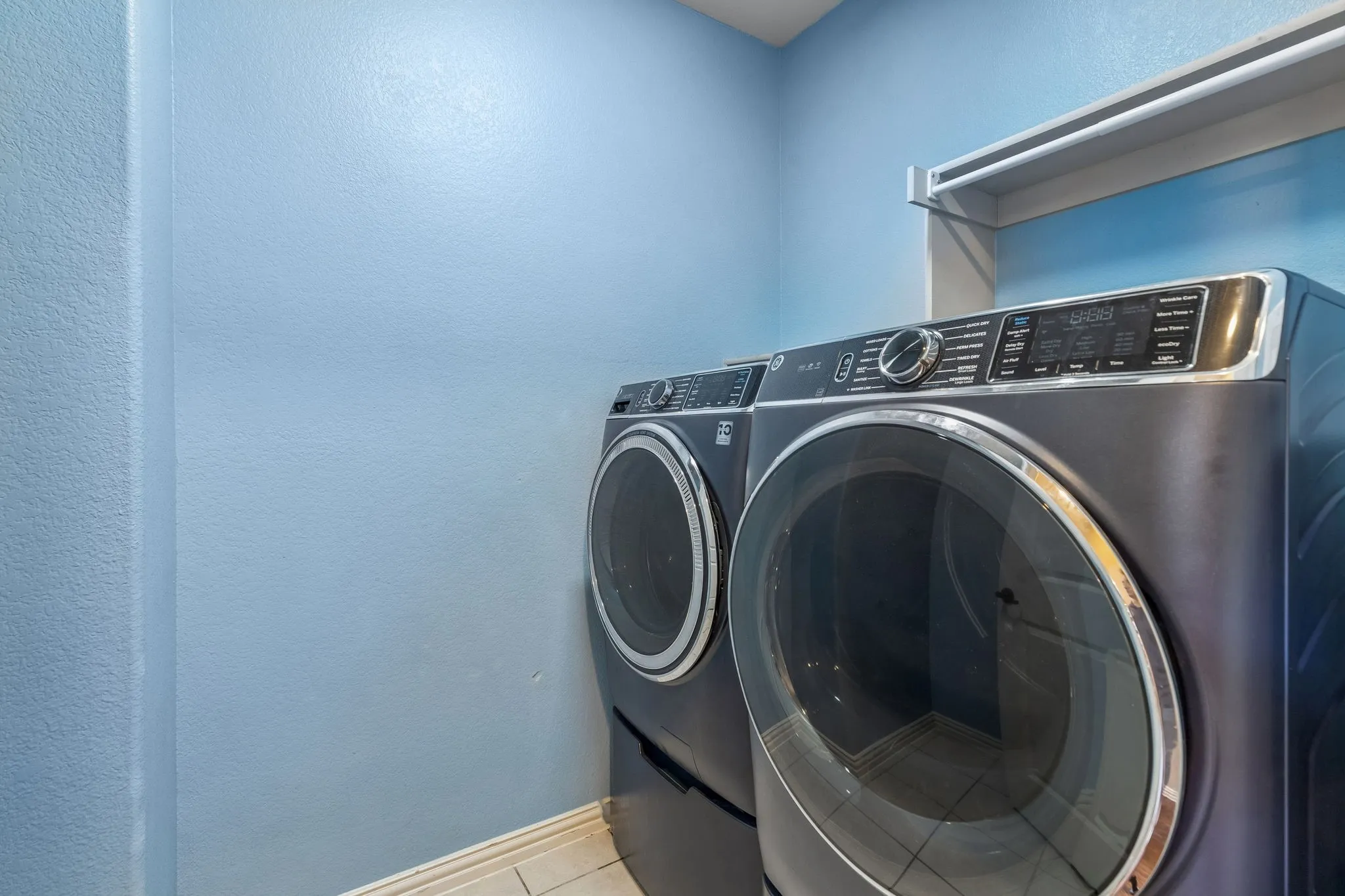 Single Family Residence For Sale in Tarrant County , 7258 Mirada, Grand Prairie, Texas 75054, 4 Bedroom, 4 Bathroom, 2 Garage spaces, 2,830 Sqft, built in 2013, mls#21265243, Real Estate Agent in Grand Prairie, Homes For Sale in Tarrant county, Homes For Sale in Grand Prairie, Realtor in Grand Prairie Texas, Real Estate Brokerage Independent Realty Texas, Luminita Cordes Realtor