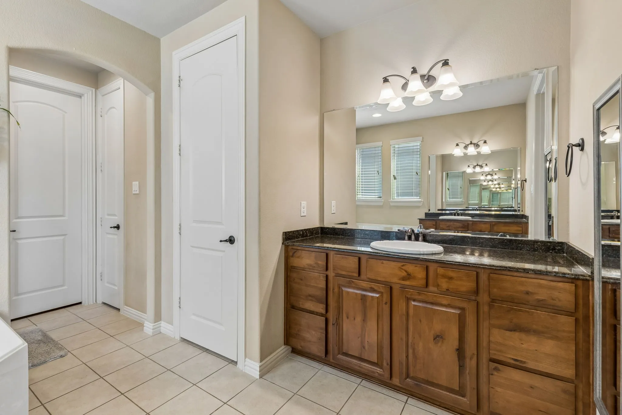 Single Family Residence For Sale in Tarrant County , 7258 Mirada, Grand Prairie, Texas 75054, 4 Bedroom, 4 Bathroom, 2 Garage spaces, 2,830 Sqft, built in 2013, mls#21265243, Real Estate Agent in Grand Prairie, Homes For Sale in Tarrant county, Homes For Sale in Grand Prairie, Realtor in Grand Prairie Texas, Real Estate Brokerage Independent Realty Texas, Luminita Cordes Realtor