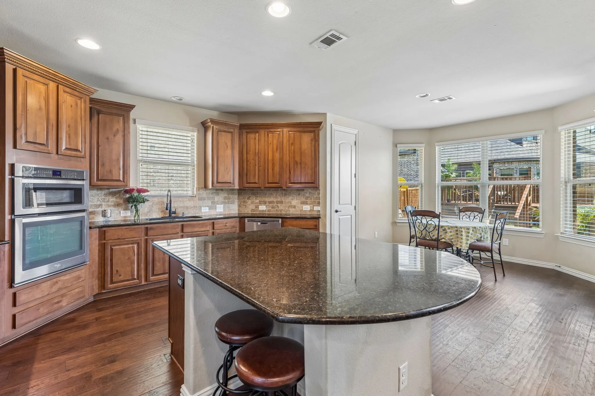 Single Family Residence For Sale in Tarrant County , 7258 Mirada, Grand Prairie, Texas 75054, 4 Bedroom, 4 Bathroom, 2 Garage spaces, 2,830 Sqft, built in 2013, mls#21265243, Real Estate Agent in Grand Prairie, Homes For Sale in Tarrant county, Homes For Sale in Grand Prairie, Realtor in Grand Prairie Texas, Real Estate Brokerage Independent Realty Texas, Luminita Cordes Realtor