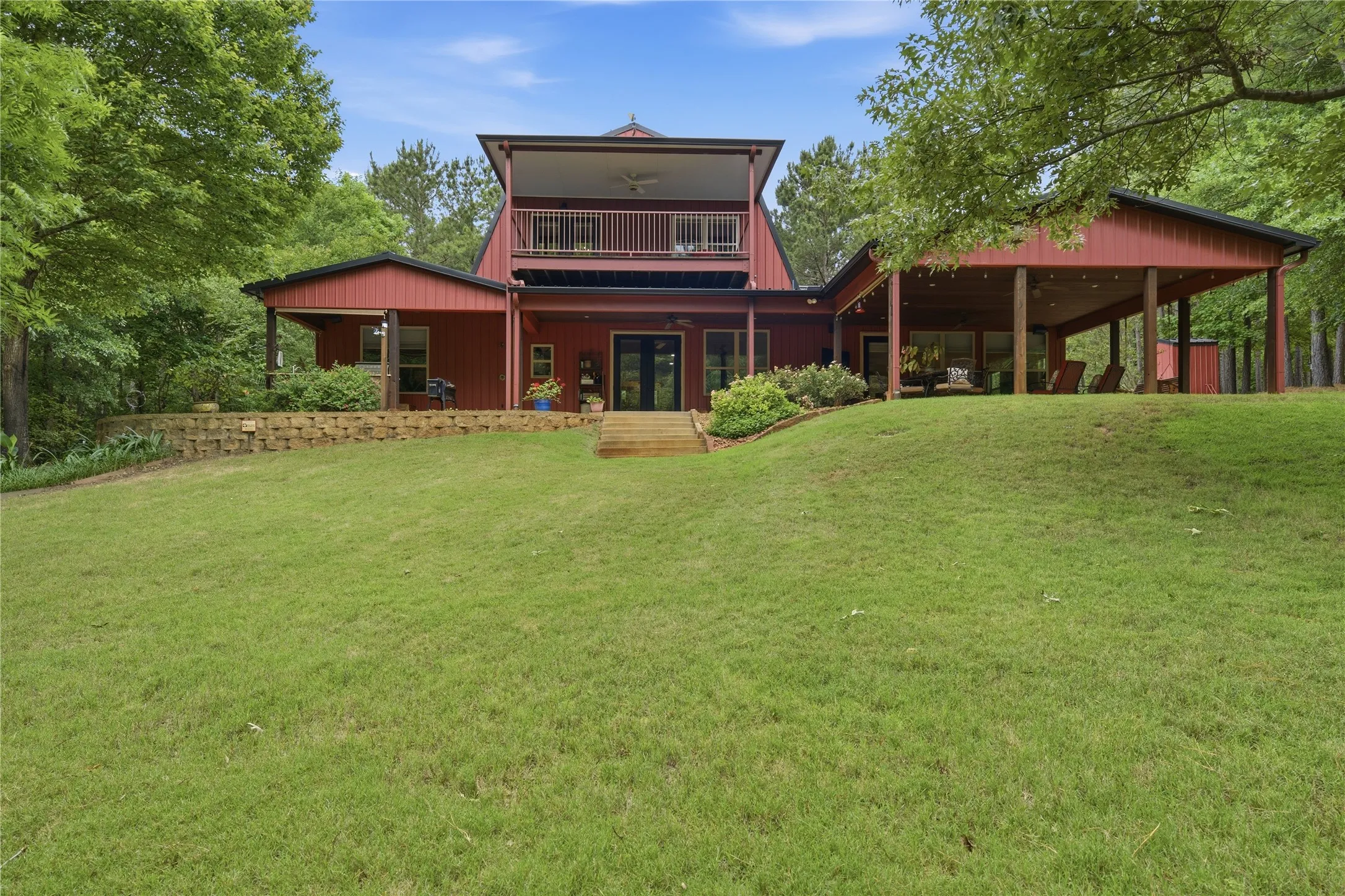 Single Family Residence For Sale in Cherokee County , 2287 CR 3402, Bullard, Texas 75757, 3 Bedrooms, 4 Bathrooms, 2 Garage spaces, 3,200 Sqft, built in 2015, Price $1,625,000, mls#21265249, Real Estate Agent in Bullard, Homes For Sale in Cherokee county, Homes For Sale in Bullard, Realtor in Bullard Texas, Real Estate Brokerage Independent Realty Texas, Luminita Cordes Realtor