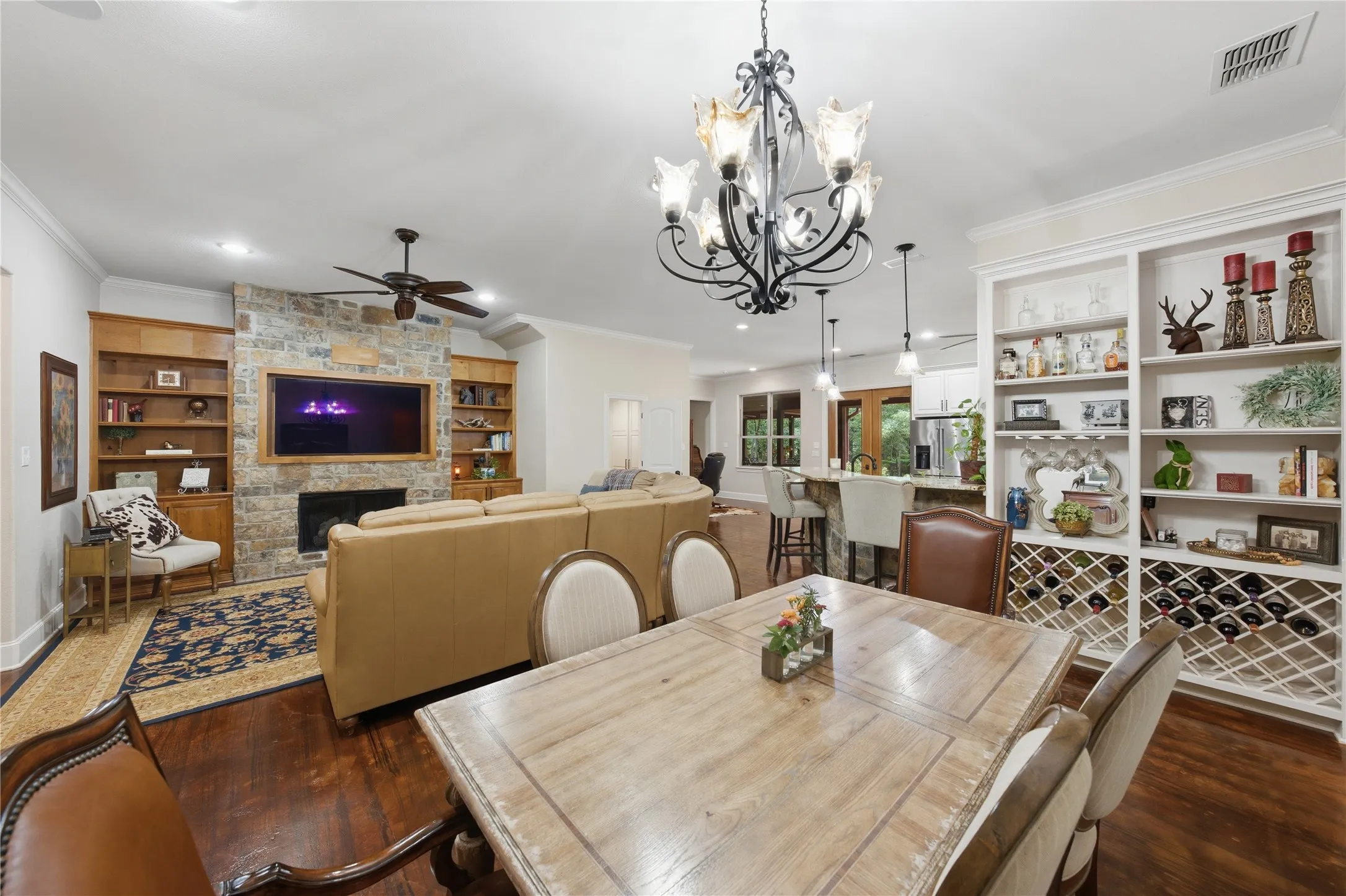 Single Family Residence For Sale in Cherokee County , 2287 CR 3402, Bullard, Texas 75757, 3 Bedrooms, 4 Bathrooms, 2 Garage spaces, 3,200 Sqft, built in 2015, Price $1,625,000, mls#21265249, Real Estate Agent in Bullard, Homes For Sale in Cherokee county, Homes For Sale in Bullard, Realtor in Bullard Texas, Real Estate Brokerage Independent Realty Texas, Luminita Cordes Realtor