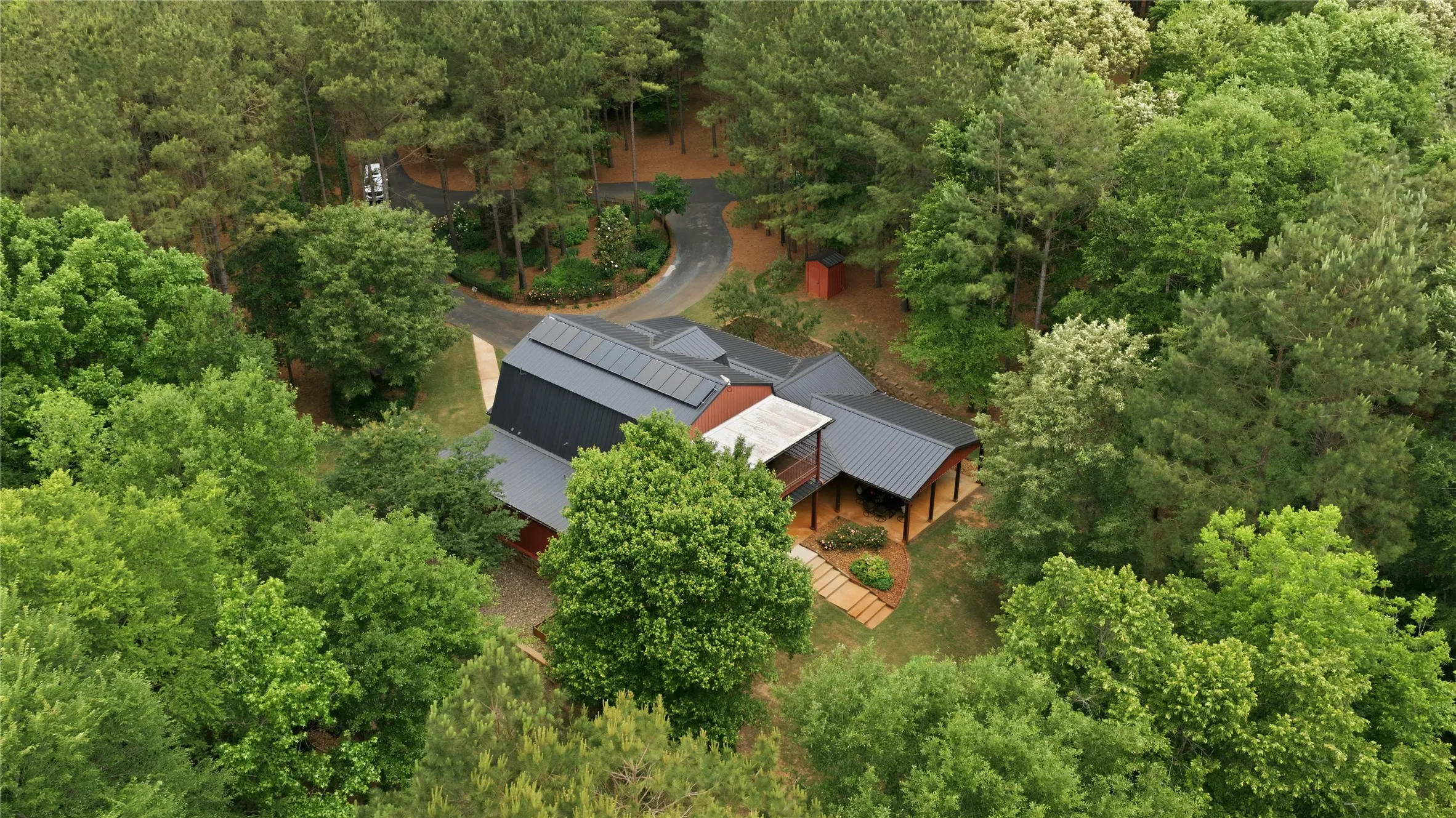 Single Family Residence For Sale in Cherokee County , 2287 CR 3402, Bullard, Texas 75757, 3 Bedrooms, 4 Bathrooms, 2 Garage spaces, 3,200 Sqft, built in 2015, Price $1,625,000, mls#21265249, Real Estate Agent in Bullard, Homes For Sale in Cherokee county, Homes For Sale in Bullard, Realtor in Bullard Texas, Real Estate Brokerage Independent Realty Texas, Luminita Cordes Realtor